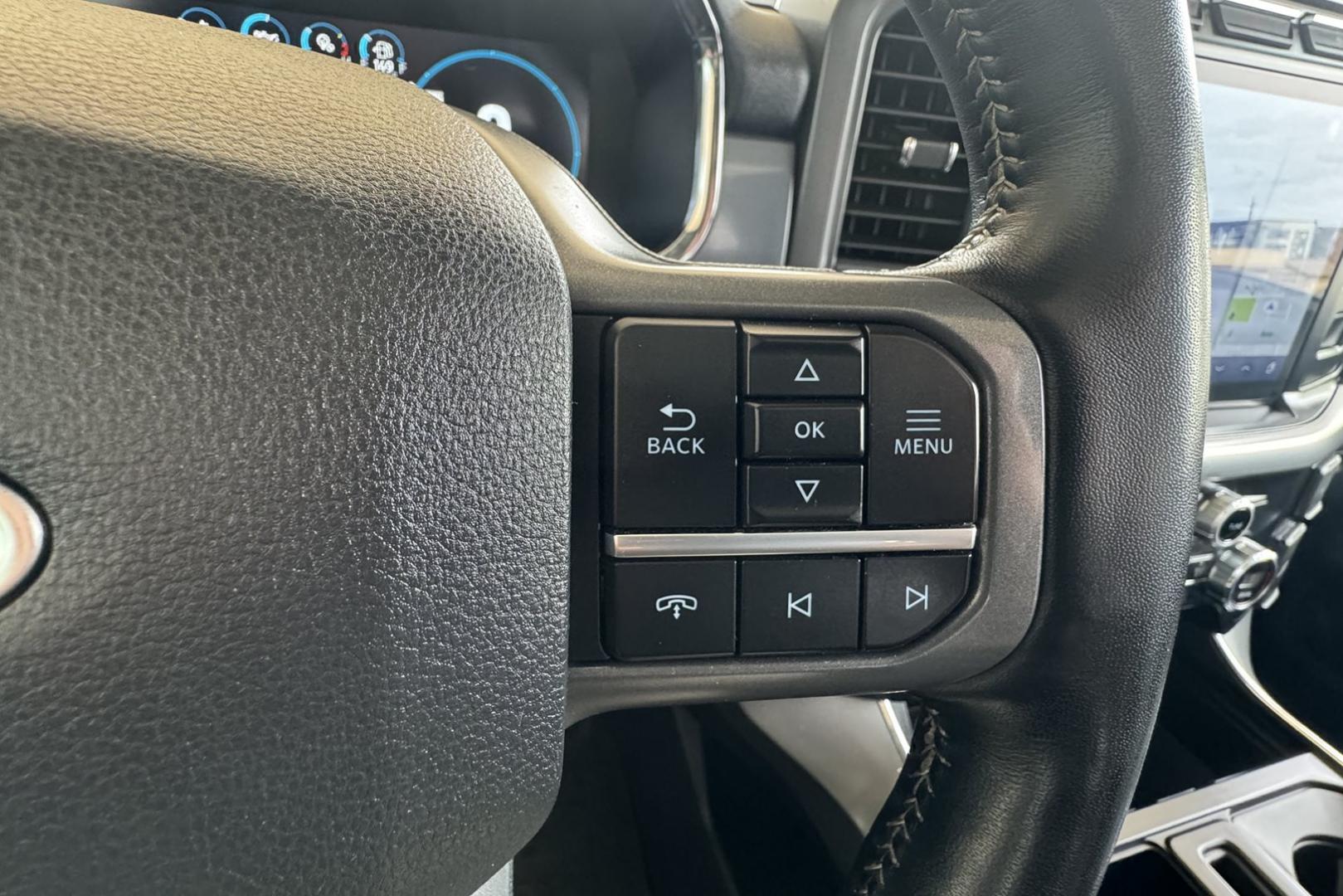 2021 Oxford White /Black FORD F-150 Lariat (1FTFW1E85MF) with an 3.5L V6 ECOBOOST engine, ELECTRONIC 10-SPEED AUTOMATIC transmission, located at 2304 W. Main St., Boise, ID, 83702, (208) 342-7777, 43.622105, -116.218658 - 2021 FORD - Photo#11