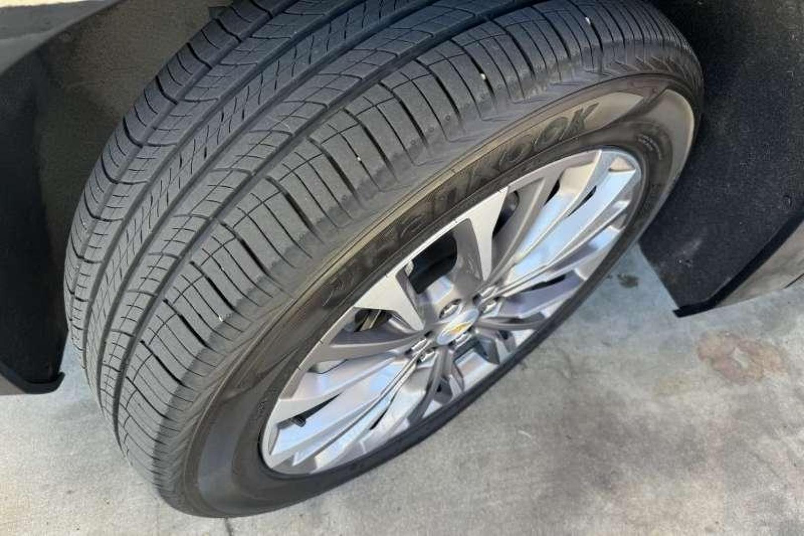 2019 Black /Black Chevrolet Blazer Premier (3GNKBKRS0KS) with an V6 3.6 Liter engine, Automatic 9 Speed transmission, located at 2304 W. Main St., Boise, ID, 83702, (208) 342-7777, 43.622105, -116.218658 - Black On Black And Clean! - Photo#10