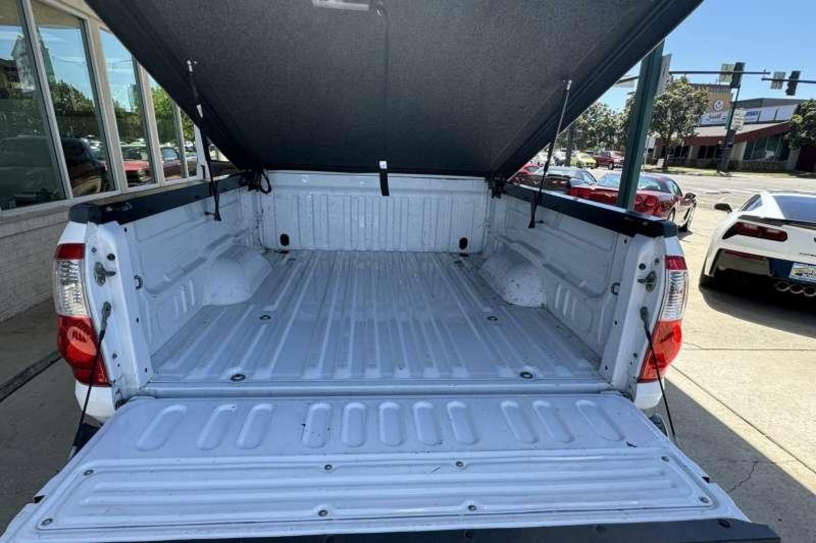2005 Super White /Tan Toyota Tundra Double Cab SR5 (5TBET341X5S) with an V8 4.7 Liter engine, Automatic transmission, located at 2304 W. Main St., Boise, ID, 83702, (208) 342-7777, 43.622105, -116.218658 - New Tires! Amazing Condition! Hard To Find Toyota! - Photo#13