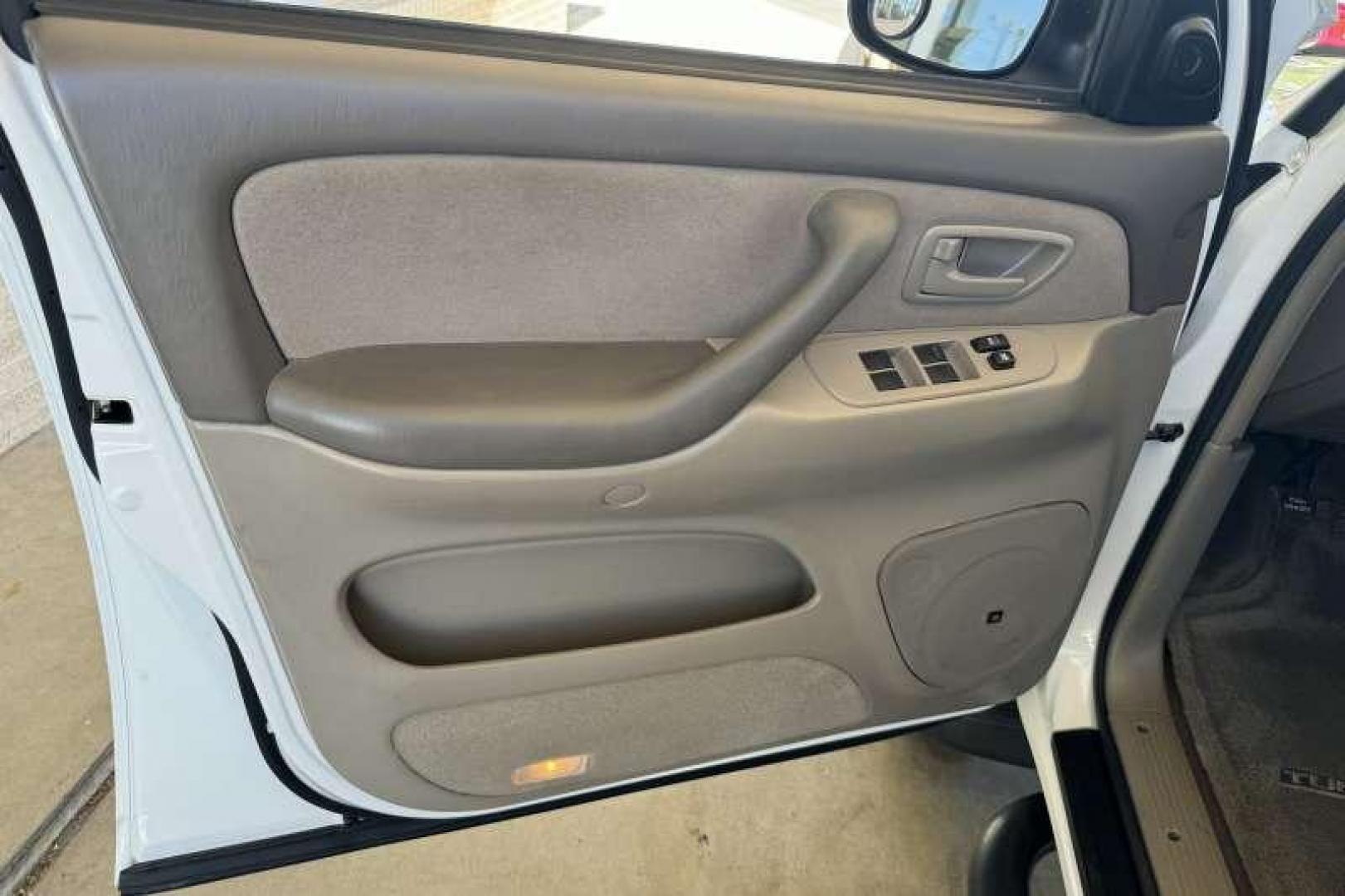 2005 Super White /Tan Toyota Tundra Double Cab SR5 (5TBET341X5S) with an V8 4.7 Liter engine, Automatic transmission, located at 2304 W. Main St., Boise, ID, 83702, (208) 342-7777, 43.622105, -116.218658 - New Tires! Amazing Condition! Hard To Find Toyota! - Photo#5