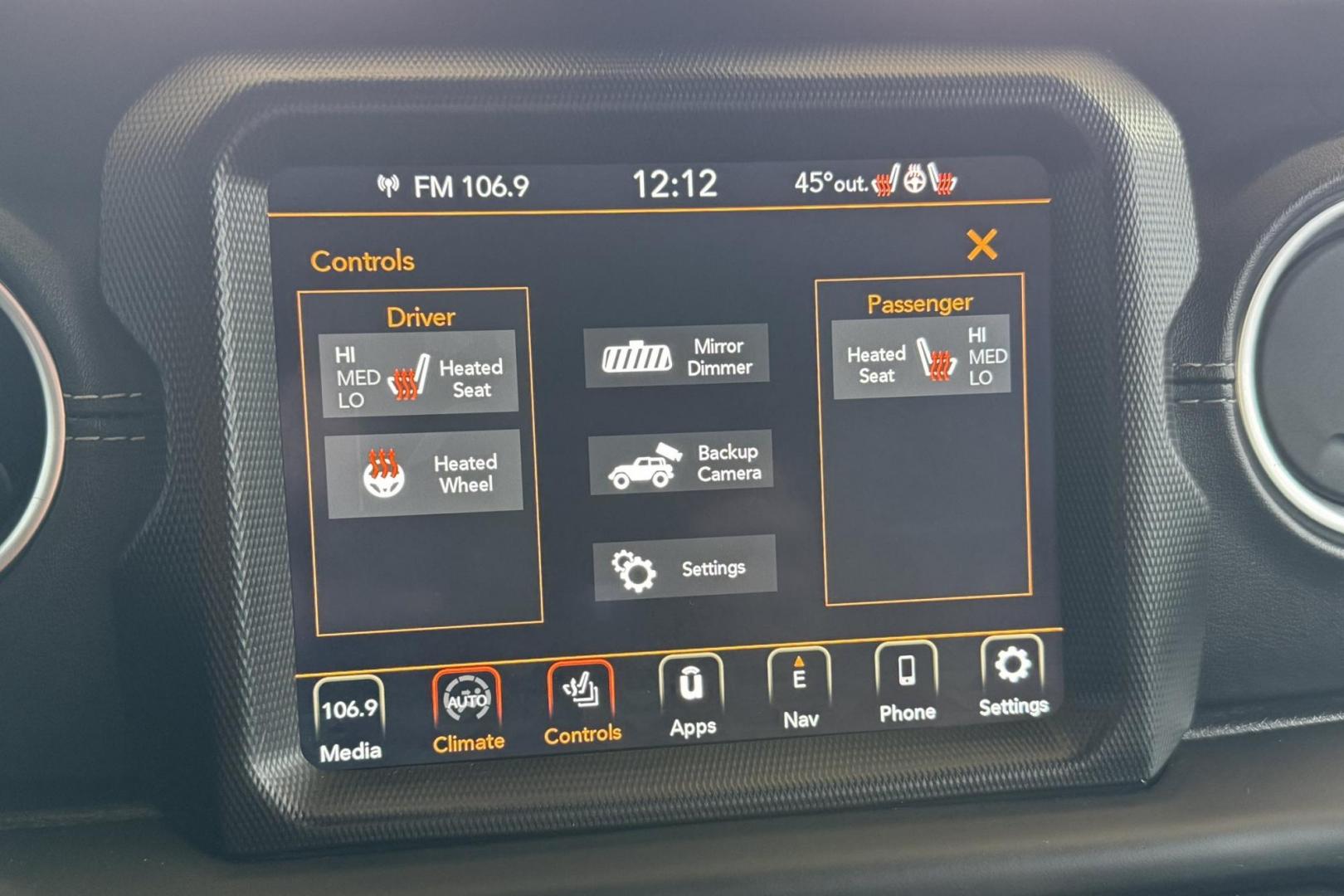 2021 Billet Silver /Black Jeep Wrangler Unlimited 4xe Sahara Unlimited Sahara (1C4JJXP6XMW) with an 2.0L I4 DOHC DI TURBO PHEV engine, Automatic 8 Speed transmission, located at 2304 W. Main St., Boise, ID, 83702, (208) 342-7777, 43.622105, -116.218658 - Enjoy Off Road with the ability to get fuel economy with your daily commute! - Photo#6