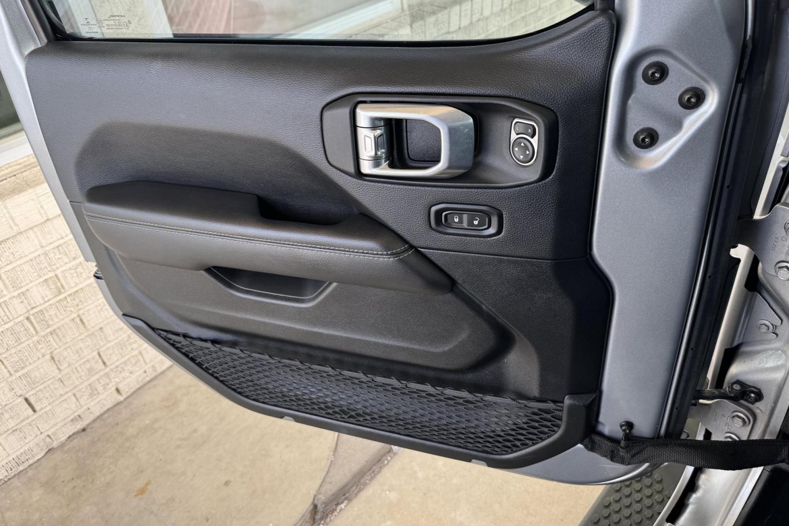 2021 Billet Silver /Black Jeep Wrangler Unlimited 4xe Sahara Unlimited Sahara (1C4JJXP6XMW) with an 2.0L I4 DOHC DI TURBO PHEV engine, Automatic 8 Speed transmission, located at 2304 W. Main St., Boise, ID, 83702, (208) 342-7777, 43.622105, -116.218658 - Enjoy Off Road with the ability to get fuel economy with your daily commute! - Photo#9