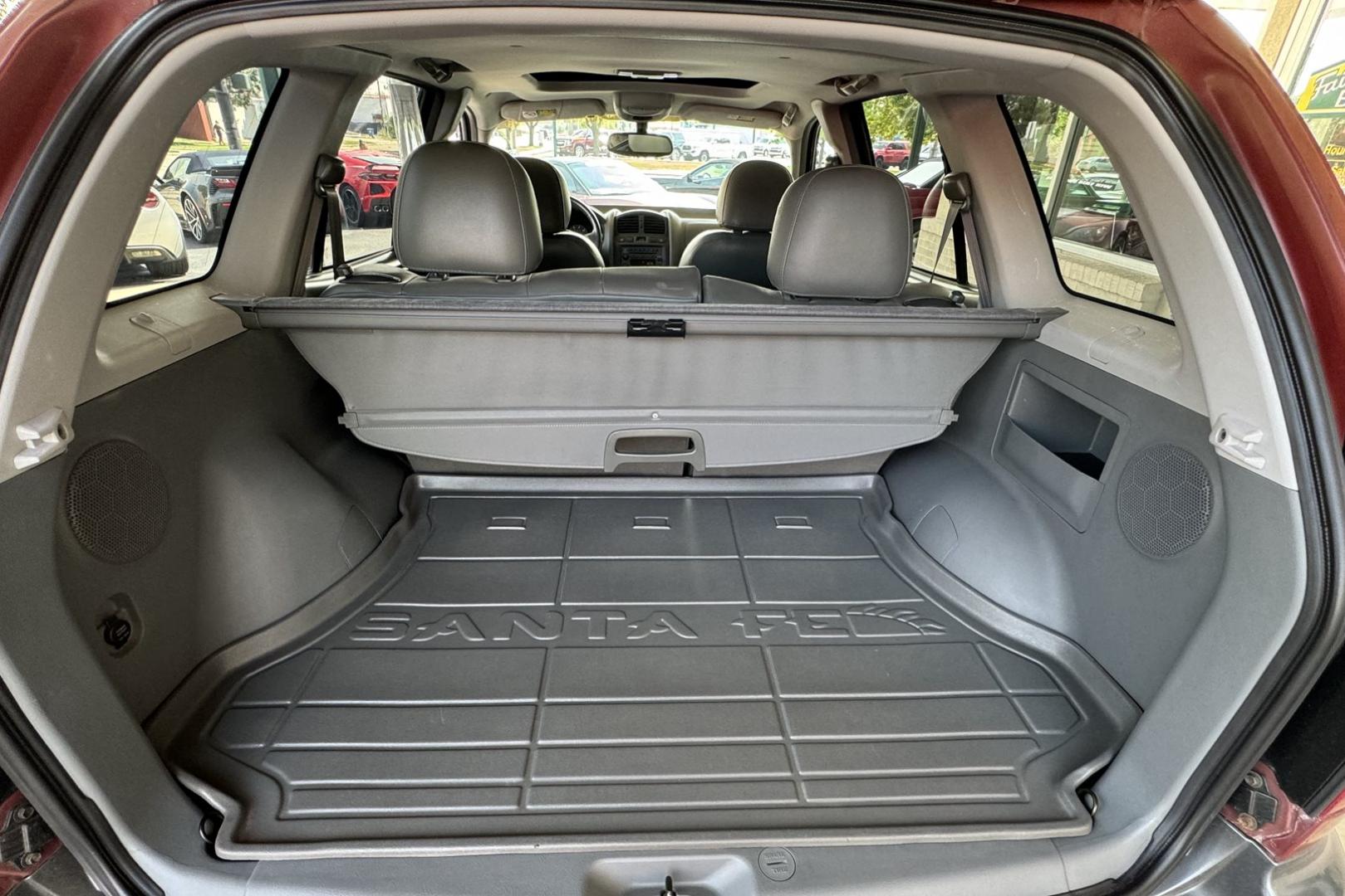 2003 Maroon /Tan Hyundai Santa Fe GLS (KM8SC73EX3U) with an V6 3.5 Liter engine, Automatic 5 Speed transmission, located at 2304 W. Main St., Boise, ID, 83702, (208) 342-7777, 43.622105, -116.218658 - 2003 HYUNDAI - Photo#18