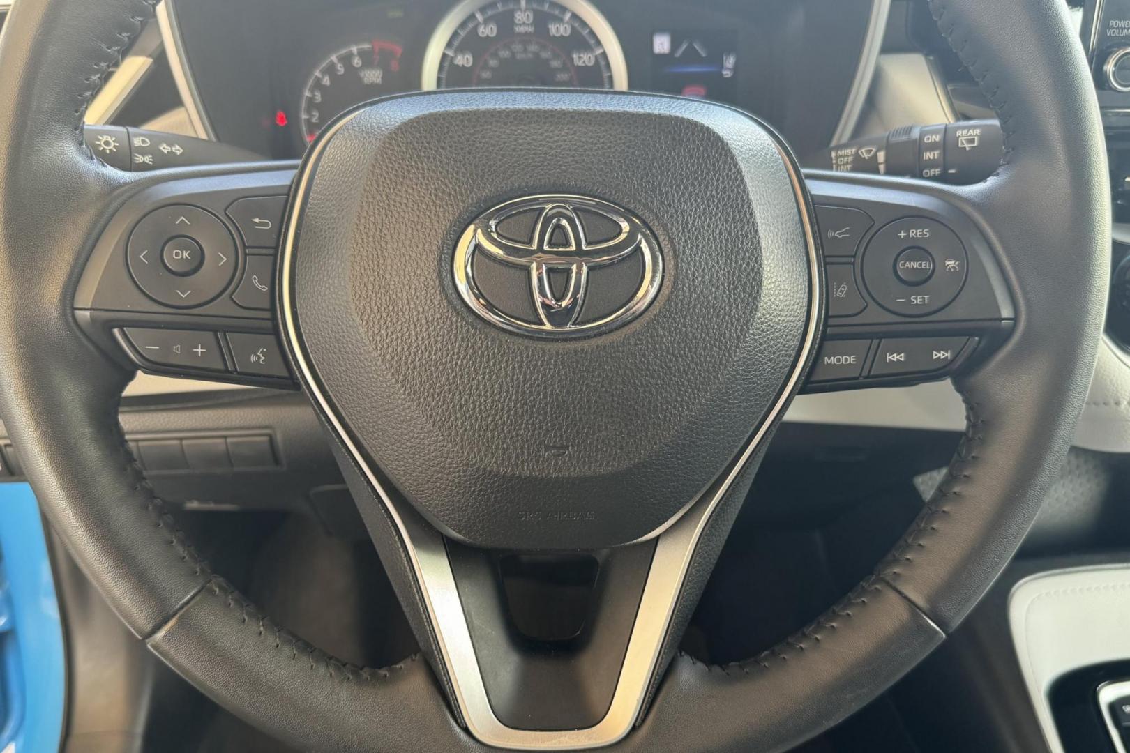 2022 Blue Flame /Gray Two-Tone TOYOTA COROLLA HATCHBACK SE (JTND4MBE6N3) with an 4 Cyl 2.0 Liter engine, Automatic transmission, located at 2304 W. Main St., Boise, ID, 83702, (208) 342-7777, 43.622105, -116.218658 - 2022 TOYOTA - Photo#5