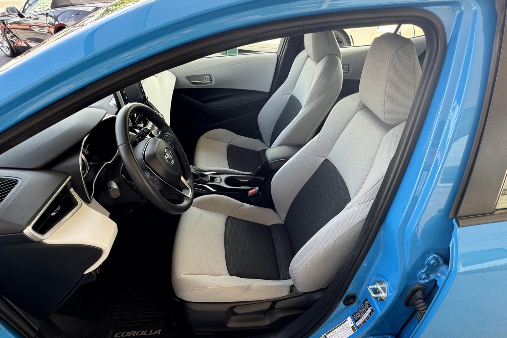 2022 Blue Flame /Gray Two-Tone TOYOTA COROLLA HATCHBACK SE (JTND4MBE6N3) with an 4 Cyl 2.0 Liter engine, Automatic transmission, located at 2304 W. Main St., Boise, ID, 83702, (208) 342-7777, 43.622105, -116.218658 - 2022 TOYOTA - Photo#7