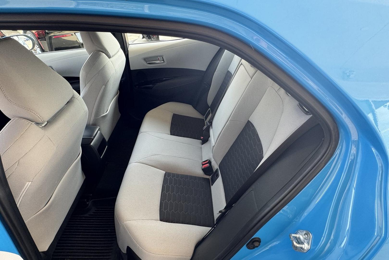 2022 Blue Flame /Gray Two-Tone TOYOTA COROLLA HATCHBACK SE (JTND4MBE6N3) with an 4 Cyl 2.0 Liter engine, Automatic transmission, located at 2304 W. Main St., Boise, ID, 83702, (208) 342-7777, 43.622105, -116.218658 - 2022 TOYOTA - Photo#8
