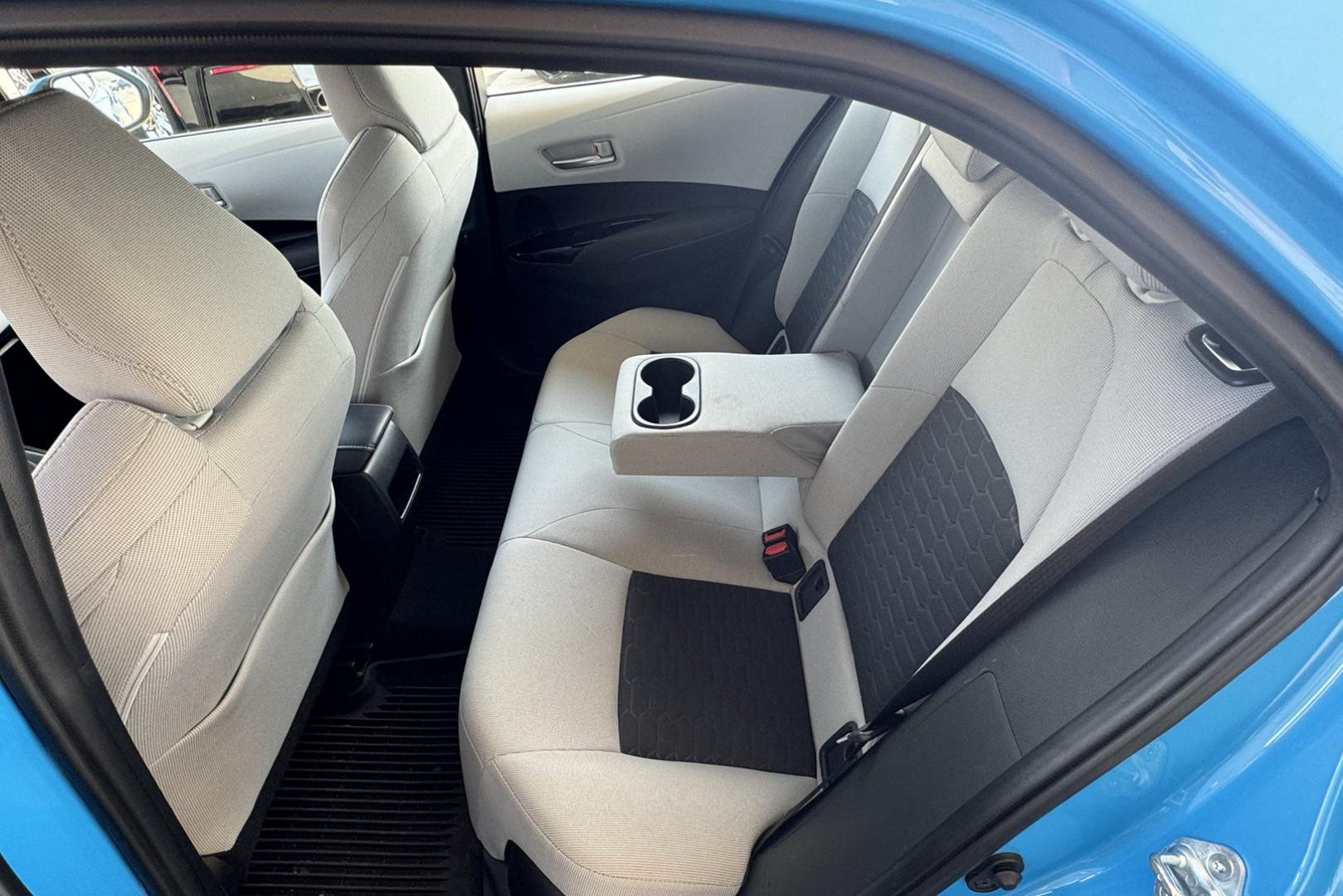 2022 Blue Flame /Gray Two-Tone TOYOTA COROLLA HATCHBACK SE (JTND4MBE6N3) with an 4 Cyl 2.0 Liter engine, Automatic transmission, located at 2304 W. Main St., Boise, ID, 83702, (208) 342-7777, 43.622105, -116.218658 - 2022 TOYOTA - Photo#9