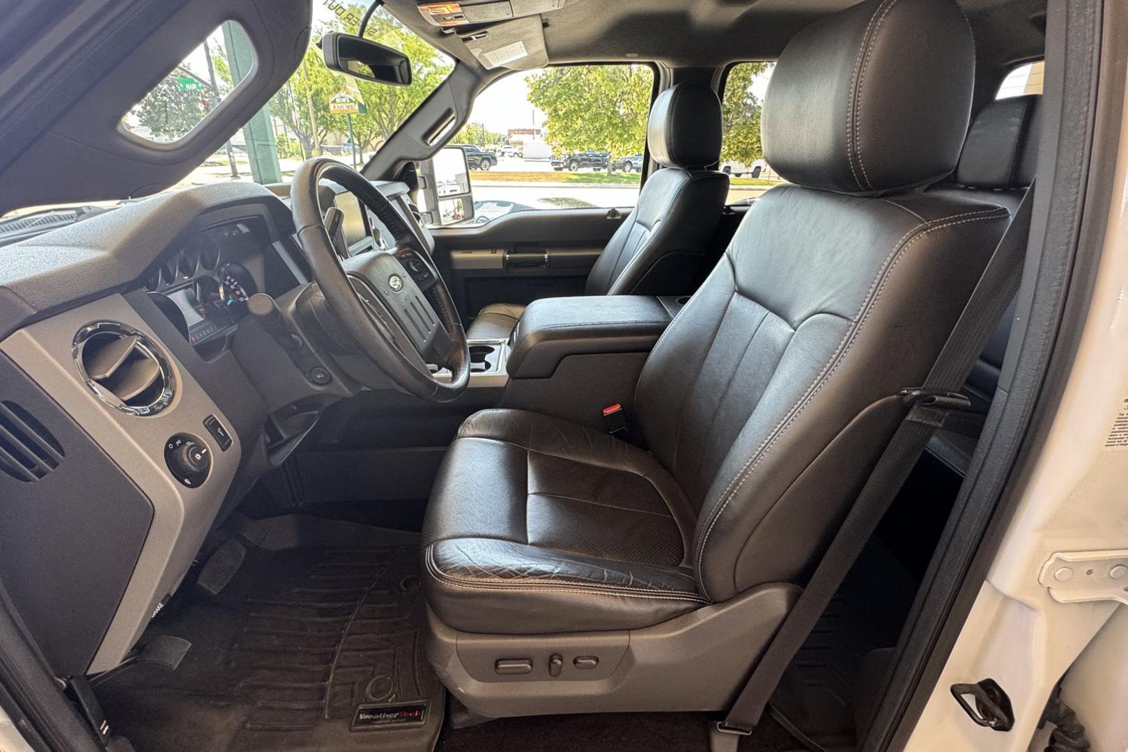 2013 White Platinum Metallic Tri-Coat /Black Ford F-350 SD Lariat (1FT8W3BT5DE) with an V8 6.7 Liter Turbo Diesel engine, Automatic 6 Speed transmission, located at 2304 W. Main St., Boise, ID, 83702, (208) 342-7777, 43.622105, -116.218658 - Photo#12