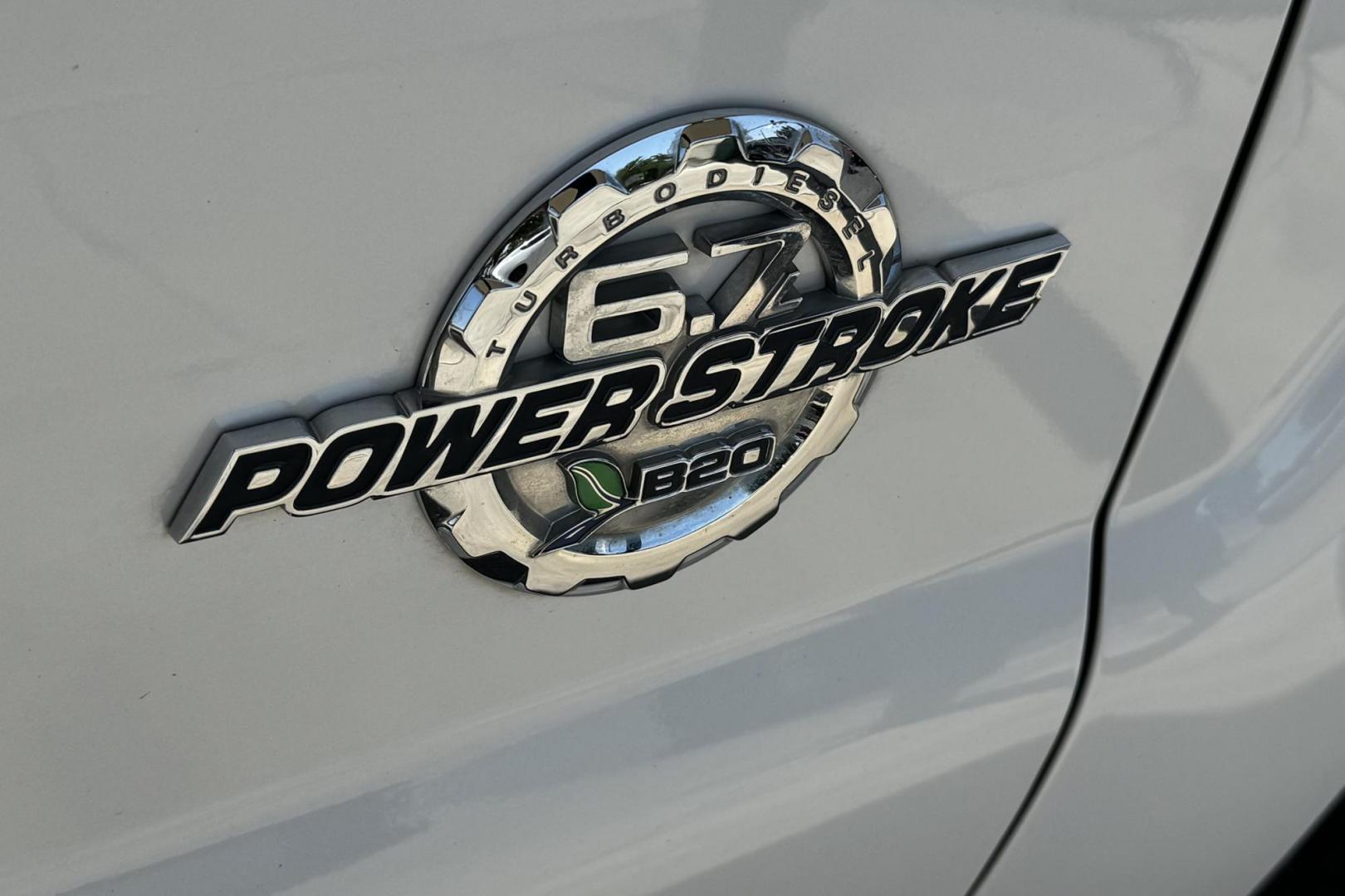 2013 White Platinum Metallic Tri-Coat /Black Ford F-350 SD Lariat (1FT8W3BT5DE) with an V8 6.7 Liter Turbo Diesel engine, Automatic 6 Speed transmission, located at 2304 W. Main St., Boise, ID, 83702, (208) 342-7777, 43.622105, -116.218658 - Photo#18