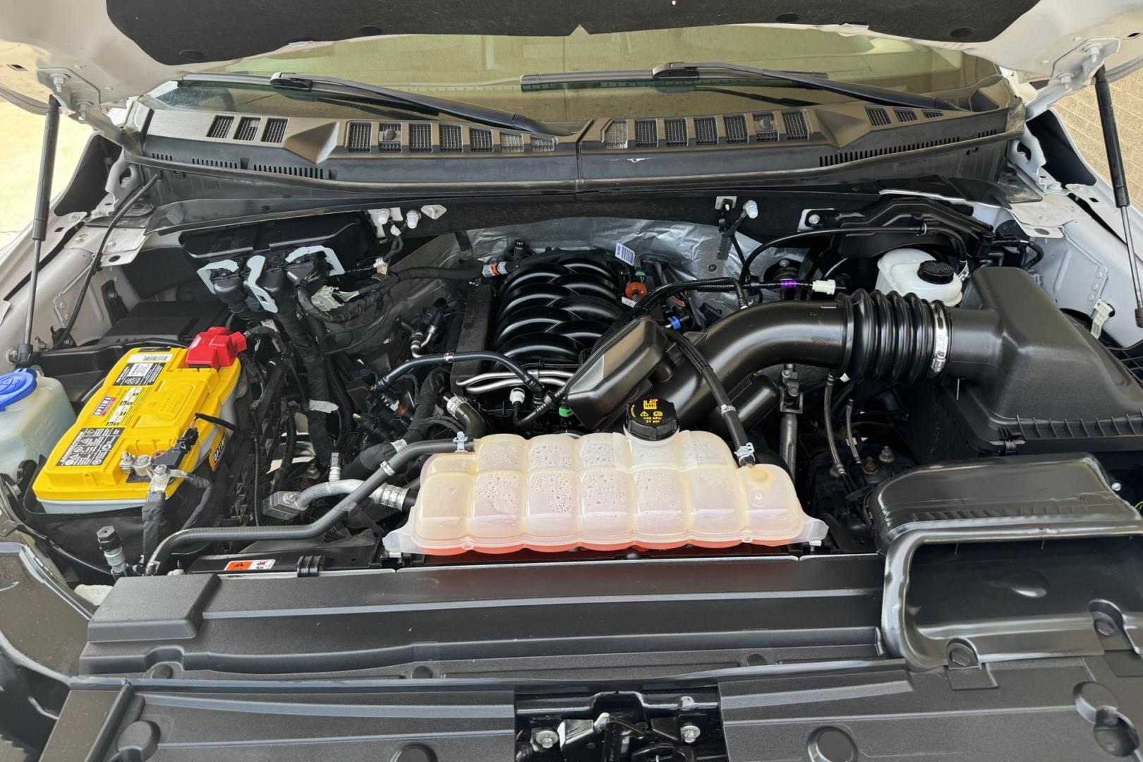2018 Oxford White /Gray Ford F-150 (1FTEW1E5XJF) with an V8 5.0 Liter engine, Automatic 10 Speed transmission, located at 2304 W. Main St., Boise, ID, 83702, (208) 342-7777, 43.622105, -116.218658 - 2018 Ford F-150 SuperCrew XLT 4x4 - Photo#10