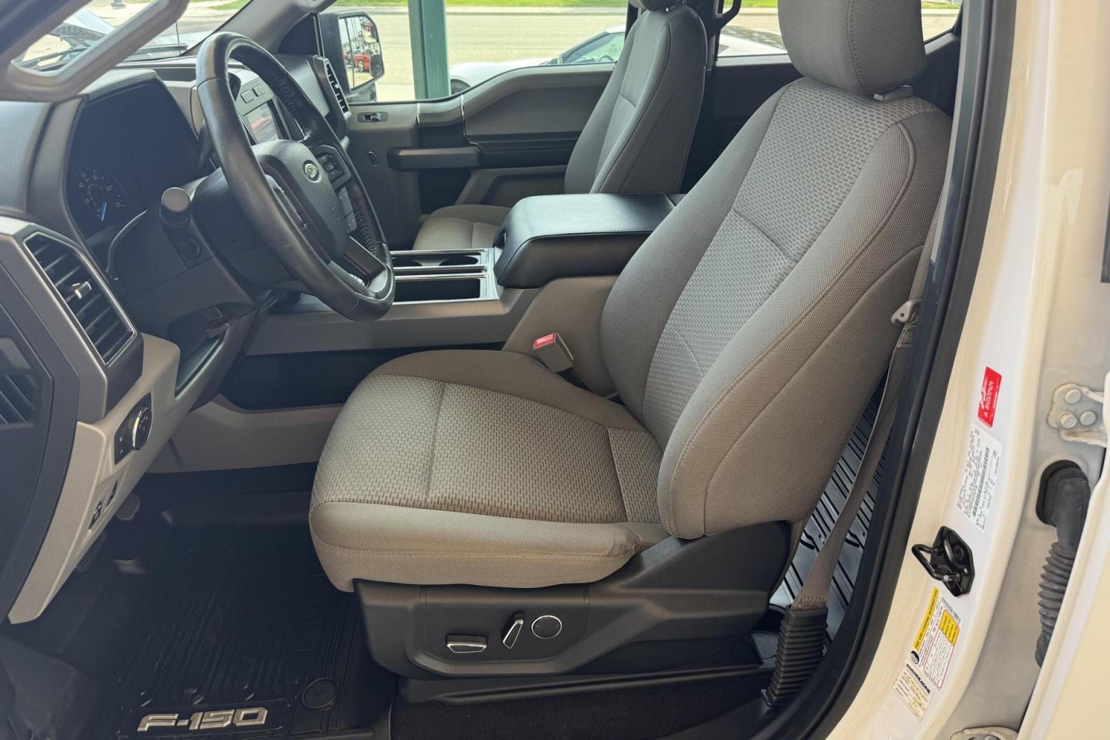 2018 Oxford White /Gray Ford F-150 (1FTEW1E5XJF) with an V8 5.0 Liter engine, Automatic 10 Speed transmission, located at 2304 W. Main St., Boise, ID, 83702, (208) 342-7777, 43.622105, -116.218658 - 2018 Ford F-150 SuperCrew XLT 4x4 - Photo#6