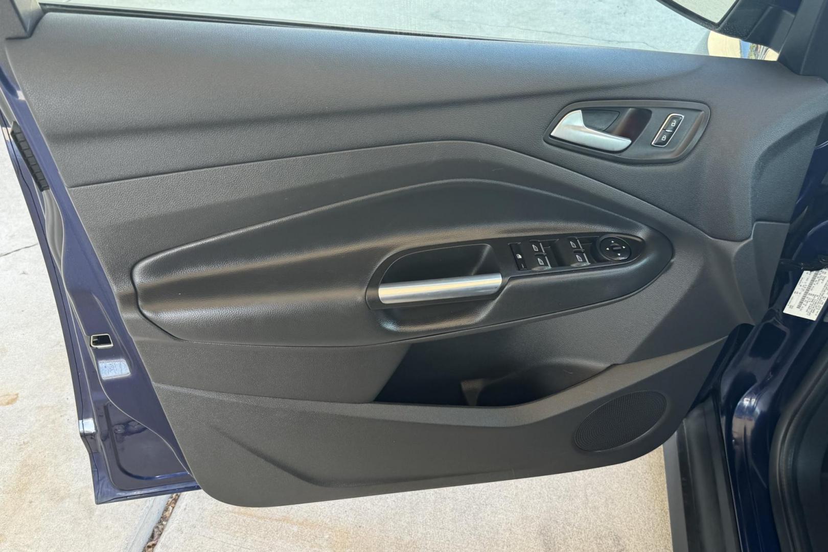 2016 Blue /Gray Ford C-Max Hybrid SE (1FADP5AU7GL) with an 4 Cyl 2.0 Liter Hybrid engine, Automatic transmission, located at 2304 W. Main St., Boise, ID, 83702, (208) 342-7777, 43.622105, -116.218658 - Photo#4