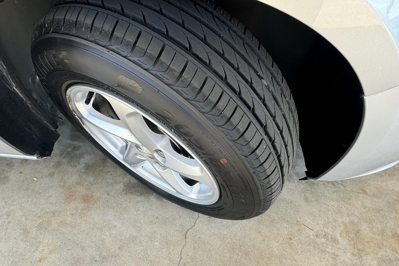 2018 Silver /Black CHEVROLET Malibu LS (1G1ZC5ST2JF) with an 4 Cyl 1.5 Liter Turbo engine, Automatic transmission, located at 2304 W. Main St., Boise, ID, 83702, (208) 342-7777, 43.622105, -116.218658 - New Tires! Great Fuel Economy! Clean Car! Tall Drivers Will Fit! - Photo#11