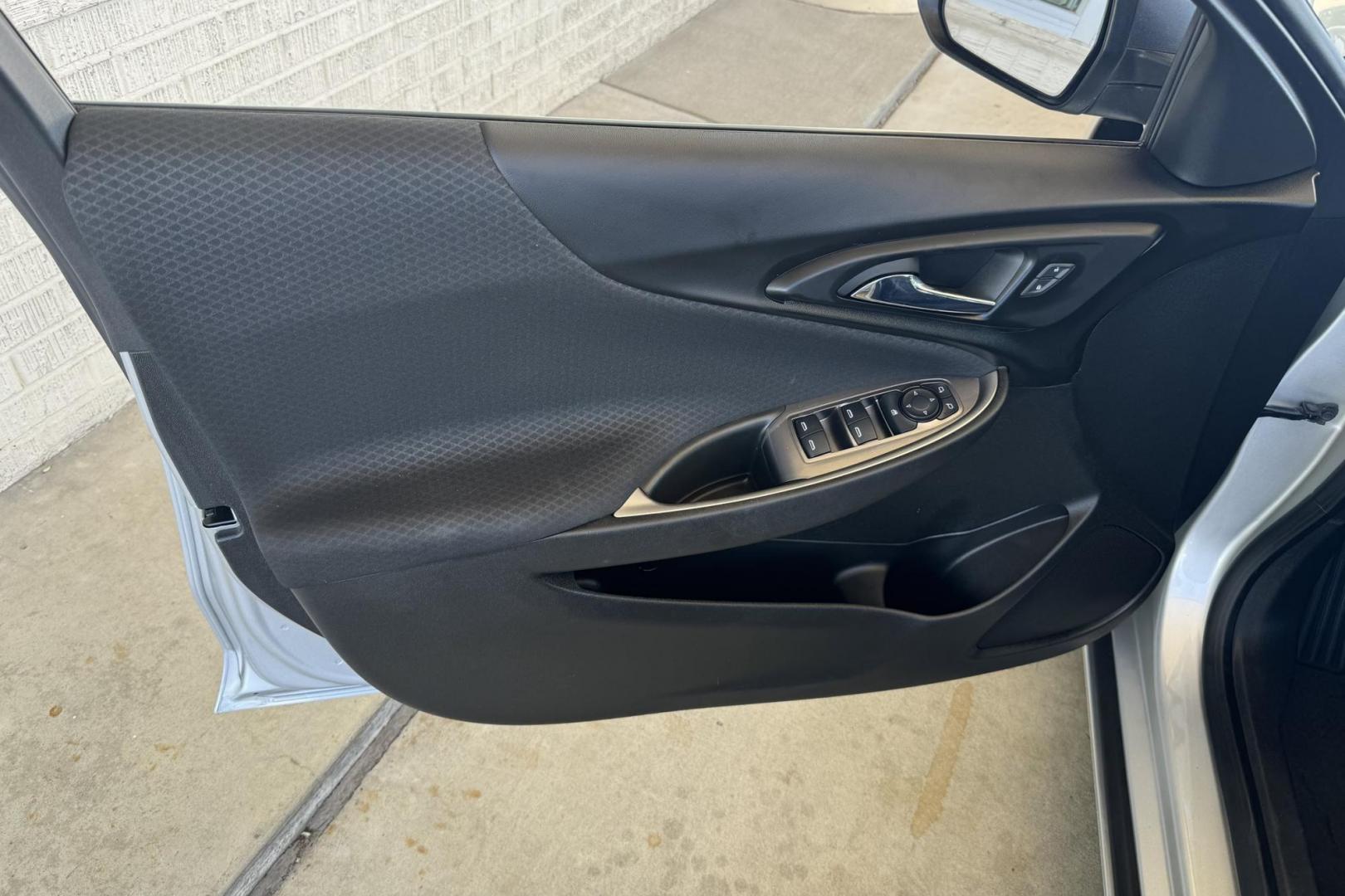 2018 Silver /Black CHEVROLET Malibu LS (1G1ZC5ST2JF) with an 4 Cyl 1.5 Liter Turbo engine, Automatic transmission, located at 2304 W. Main St., Boise, ID, 83702, (208) 342-7777, 43.622105, -116.218658 - New Tires! Great Fuel Economy! Clean Car! Tall Drivers Will Fit! - Photo#7