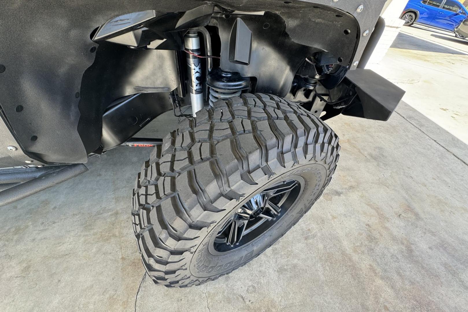 2017 Gray /Black Jeep Wrangler Unlimited Sport Sport (1C4BJWDG6HL) with an V6 3.6 Liter engine, 6 Speed Manual transmission, located at 2304 W. Main St., Boise, ID, 83702, (208) 342-7777, 43.622105, -116.218658 - Photo#9
