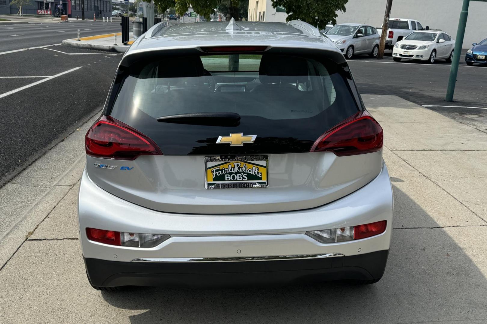 2018 Silver Ice Metallic /Dark Galvanized Gray Chevrolet Bolt Premier Premier (1G1FX6S06J4) with an 60 kWh engine, Automatic transmission, located at 2304 W. Main St., Boise, ID, 83702, (208) 342-7777, 43.622105, -116.218658 - Photo#2