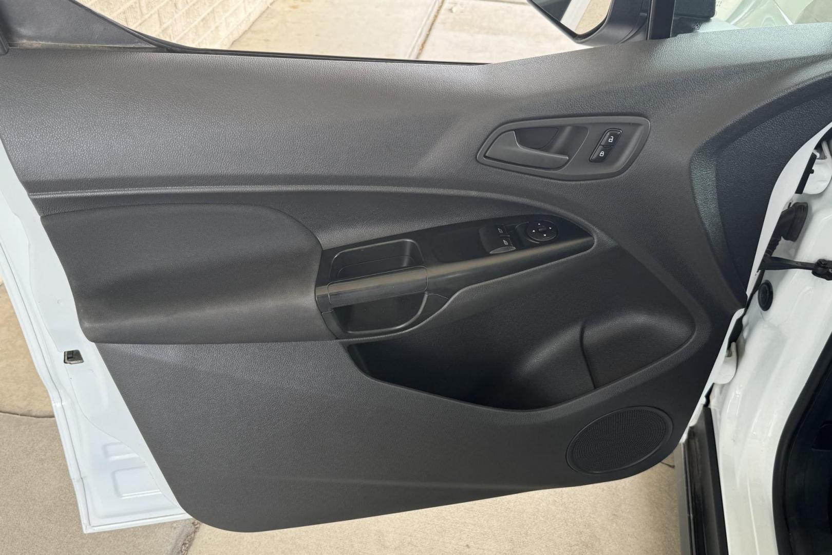 2017 Oxford White /Black Ford Transit Connect Van XL (NM0LS7E73H1) with an 4 Cyl 2.5 Liter engine, Automatic 6 Speed transmission, located at 2304 W. Main St., Boise, ID, 83702, (208) 342-7777, 43.622105, -116.218658 - Photo#5