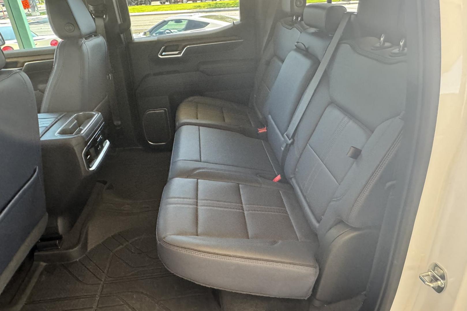 2022 Iridescent Pearl Tricoat /Jet Black/Nightshift Blue Chevrolet Silverado 1500 High Country High Country (3GCUDJEL6NG) with an V8 6.2 Liter engine, Automatic 10 Speed transmission, located at 2304 W. Main St., Boise, ID, 83702, (208) 342-7777, 43.622105, -116.218658 - One Owner Idaho Truck! - Photo#12