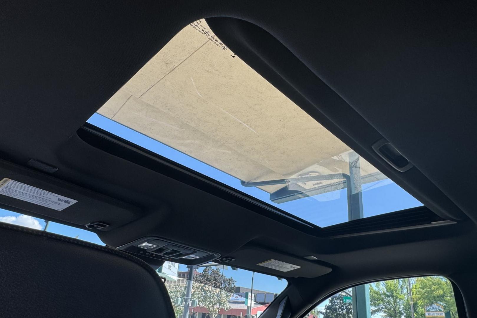 2022 Iridescent Pearl Tricoat /Jet Black/Nightshift Blue Chevrolet Silverado 1500 High Country High Country (3GCUDJEL6NG) with an V8 6.2 Liter engine, Automatic 10 Speed transmission, located at 2304 W. Main St., Boise, ID, 83702, (208) 342-7777, 43.622105, -116.218658 - One Owner Idaho Truck! - Photo#20