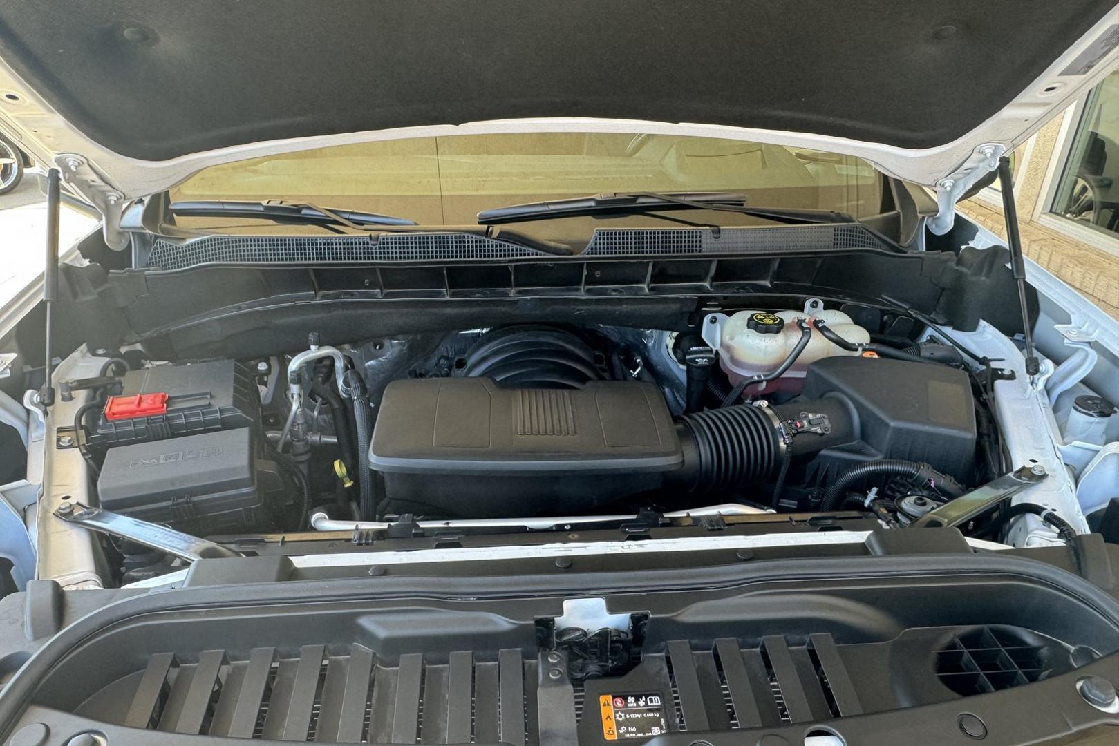 2022 Iridescent Pearl Tricoat /Jet Black/Nightshift Blue Chevrolet Silverado 1500 High Country High Country (3GCUDJEL6NG) with an V8 6.2 Liter engine, Automatic 10 Speed transmission, located at 2304 W. Main St., Boise, ID, 83702, (208) 342-7777, 43.622105, -116.218658 - One Owner Idaho Truck! - Photo#23