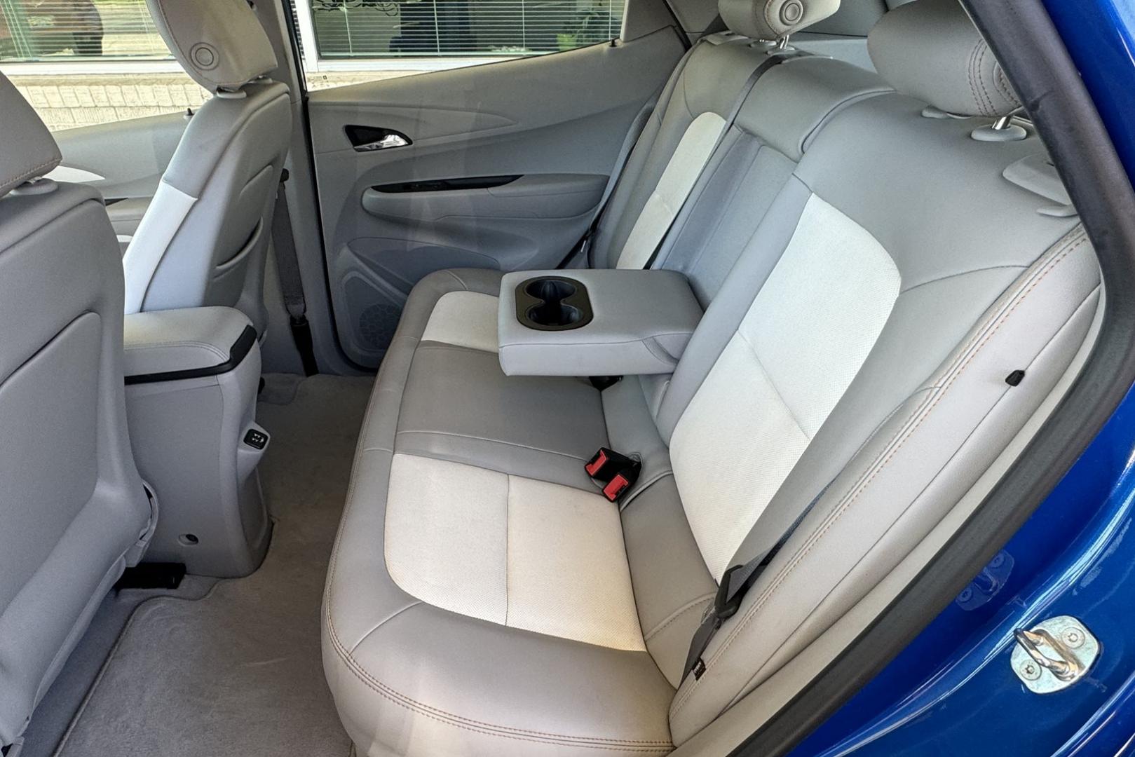 2018 Kinetic Blue Metallic /Light Ash Gray/Ceramic White Chevrolet Bolt Premier Premier (1G1FX6S07J4) with an 60 kWh engine, Automatic transmission, located at 2304 W. Main St., Boise, ID, 83702, (208) 342-7777, 43.622105, -116.218658 - Remaining Factory Battery Warranty Until July of 2032 or 146,672 Miles! New Tires Too! - Photo#13