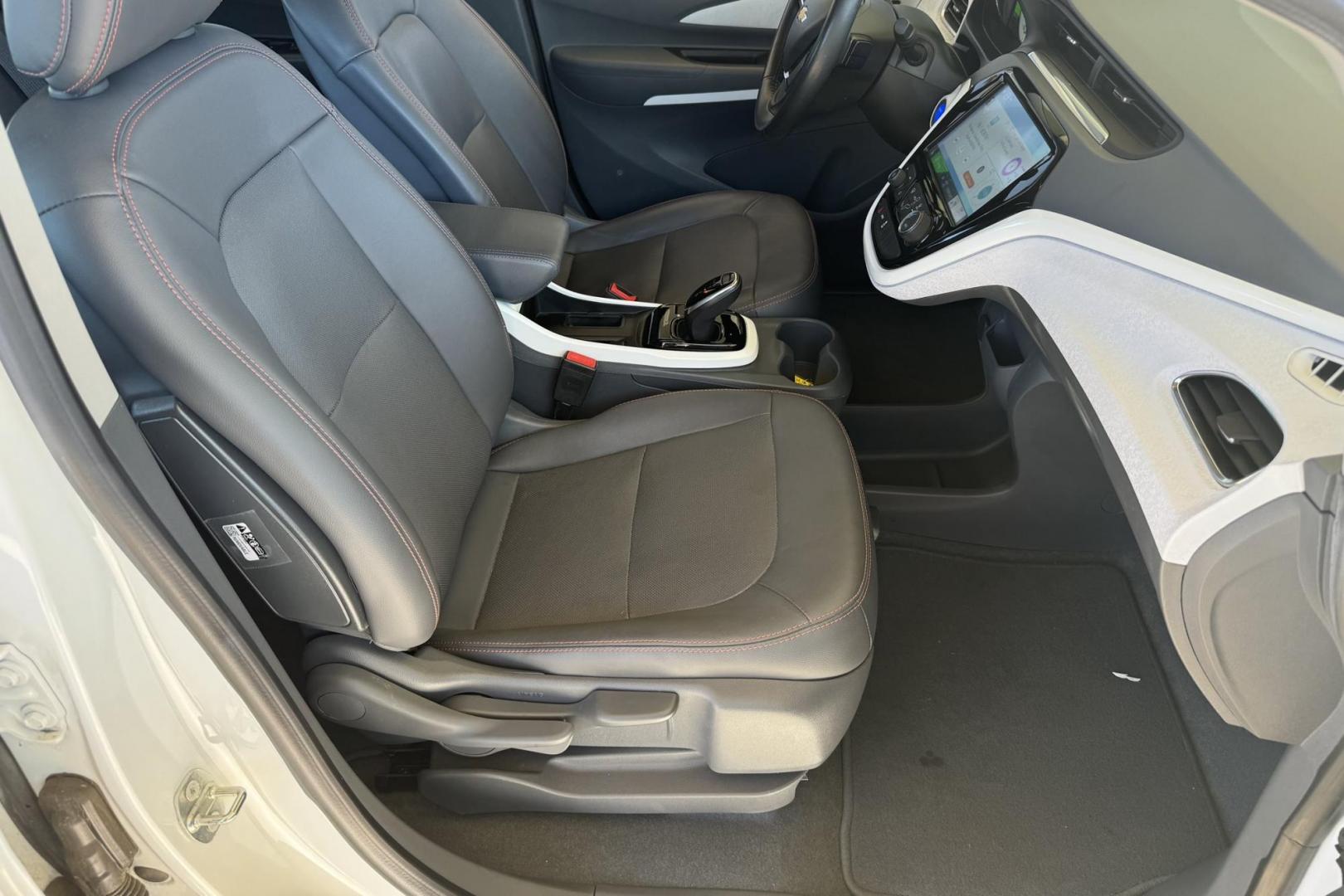 2018 Summit White /Dark Galvanized Gray Chevrolet Bolt Premier Premier (1G1FX6S07J4) with an 60 kWh engine, Automatic transmission, located at 2304 W. Main St., Boise, ID, 83702, (208) 342-7777, 43.622105, -116.218658 - New Tires! Highly Optioned! - Photo#13