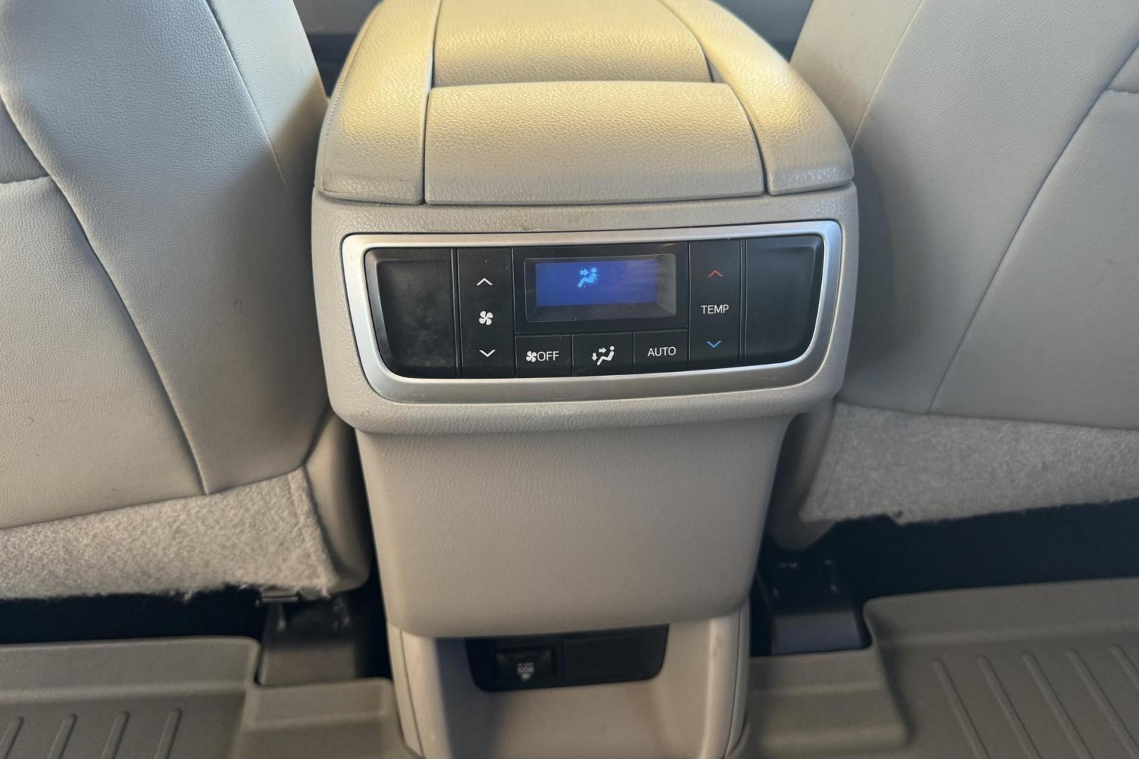 2015 Nautical Blue Metallic /Gray Toyota Highlander XLE (5TDJKRFH1FS) with an V6 3.5 Liter engine, Automatic 6 Speed transmission, located at 2304 W. Main St., Boise, ID, 83702, (208) 342-7777, 43.622105, -116.218658 - Hard To Find! Great To Own! New Tires Too! - Photo#14