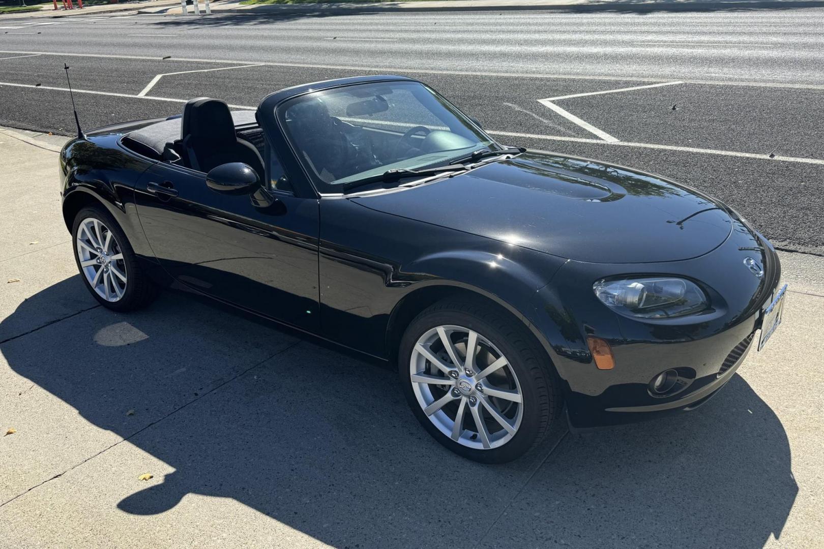 2006 Black /Black Mazda Miata MX-5 Sport (JM1NC25F660) with an 4 Cyl 2.0 Liter engine, 6 Speed Manual transmission, located at 2304 W. Main St., Boise, ID, 83702, (208) 342-7777, 43.622105, -116.218658 - Photo#2