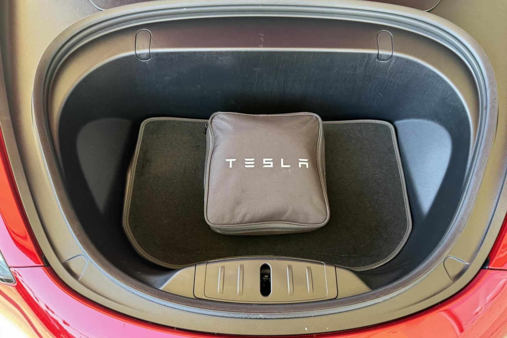 2018 Red Muti-Coat /Black Tesla Model 3 LR (5YJ3E1EA9JF) with an 75 kWh engine, Automatic transmission, located at 2304 W. Main St., Boise, ID, 83702, (208) 342-7777, 43.622105, -116.218658 - Photo#12