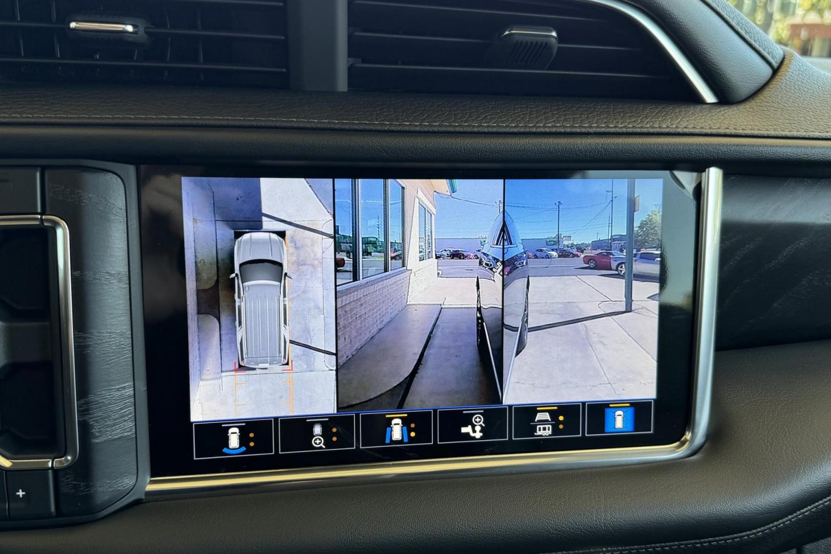 2021 Onyx Black /Jet Black GMC Yukon XL Denali (1GKS2JKL6MR) with an V8 6.2 Liter engine, Automatic 10 Speed transmission, located at 2304 W. Main St., Boise, ID, 83702, (208) 342-7777, 43.622105, -116.218658 - Highly Optioned And Extremely Clean Yukon XL Denali! - Photo#6
