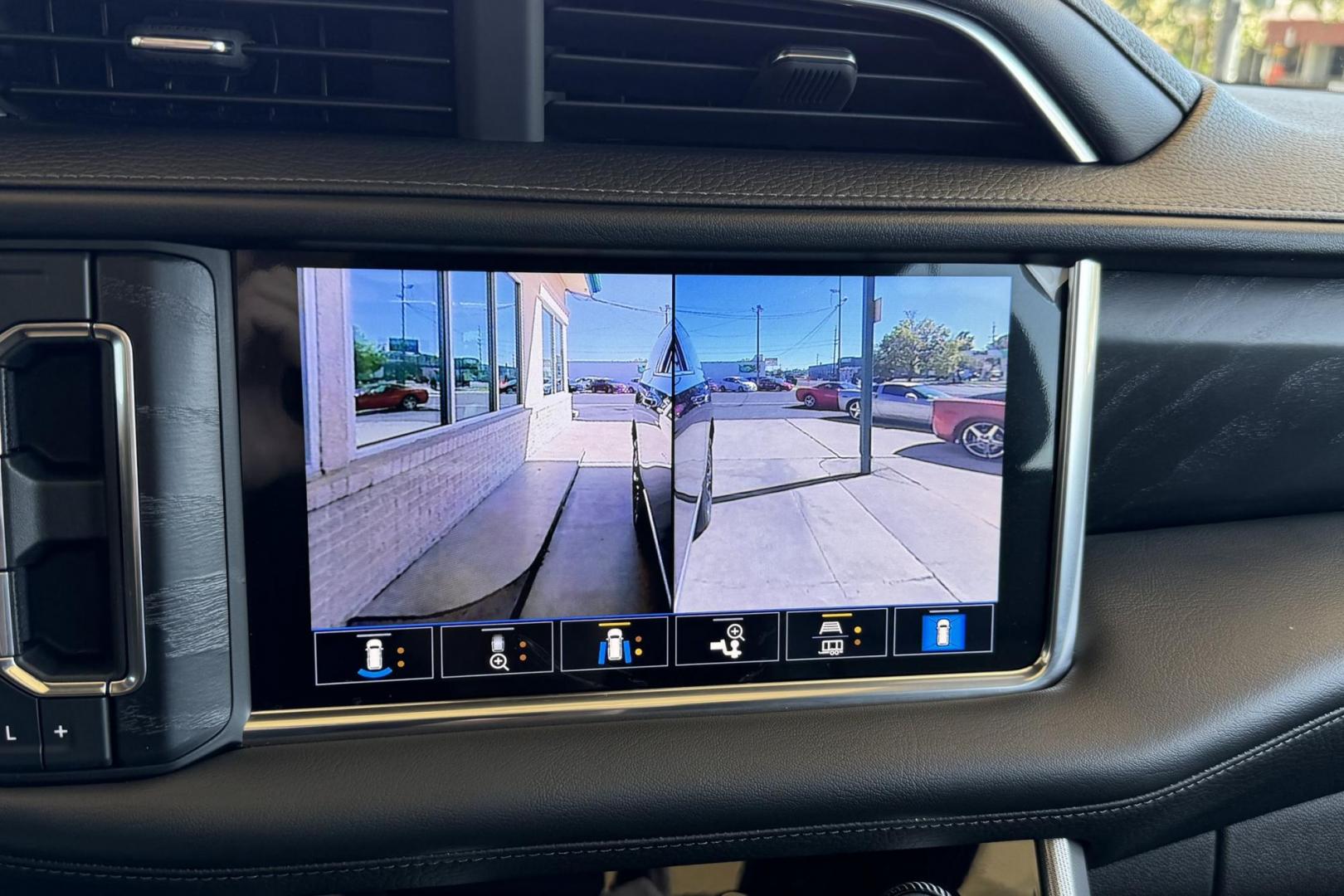 2021 Onyx Black /Jet Black GMC Yukon XL Denali (1GKS2JKL6MR) with an V8 6.2 Liter engine, Automatic 10 Speed transmission, located at 2304 W. Main St., Boise, ID, 83702, (208) 342-7777, 43.622105, -116.218658 - Highly Optioned And Extremely Clean Yukon XL Denali! - Photo#8