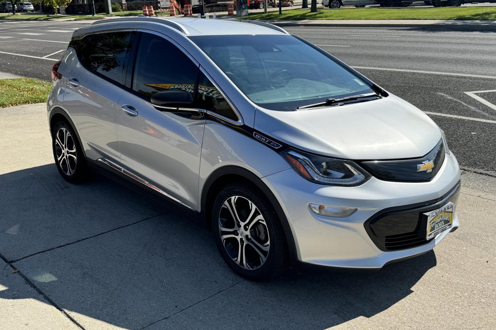 2018 Silver Ice Metallic /Dark Galvanized Gray Chevrolet Bolt Premier Premier (1G1FX6S07J4) with an 60 kWh engine, Automatic transmission, located at 2304 W. Main St., Boise, ID, 83702, (208) 342-7777, 43.622105, -116.218658 - Remaining Factory Battery Warranty Until July of 2032 or 121,200 Miles! - Photo#1