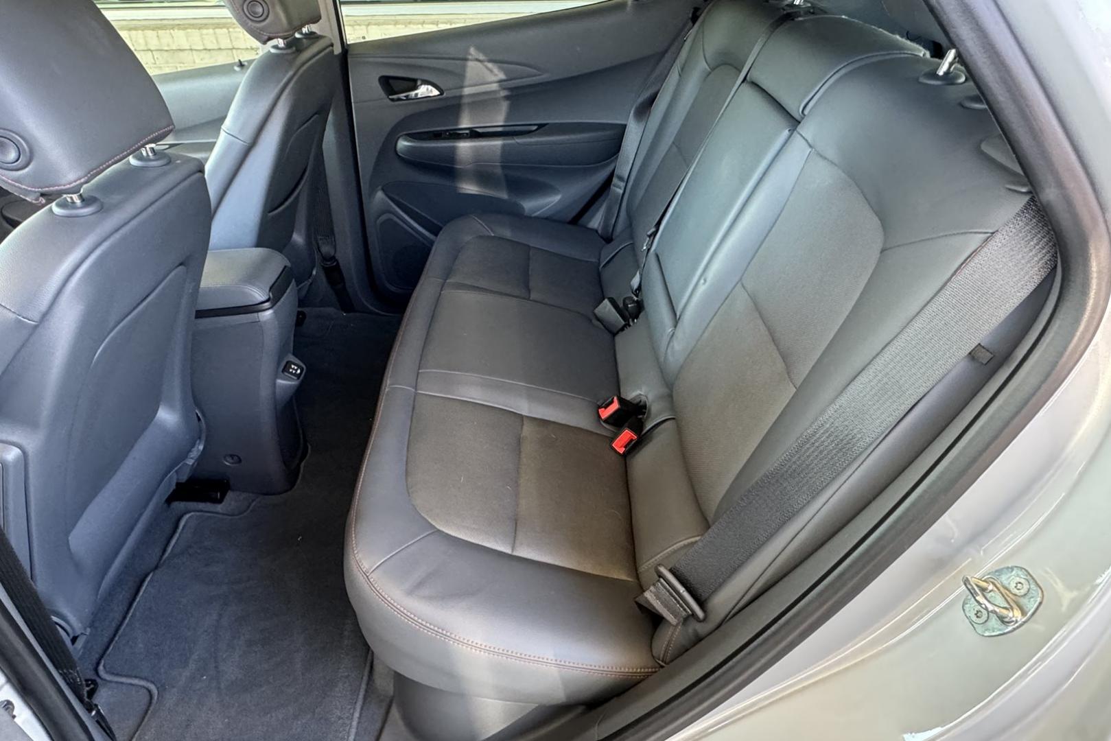 2018 Silver Ice Metallic /Dark Galvanized Gray Chevrolet Bolt Premier Premier (1G1FX6S07J4) with an 60 kWh engine, Automatic transmission, located at 2304 W. Main St., Boise, ID, 83702, (208) 342-7777, 43.622105, -116.218658 - Remaining Factory Battery Warranty Until July of 2032 or 121,200 Miles! - Photo#8