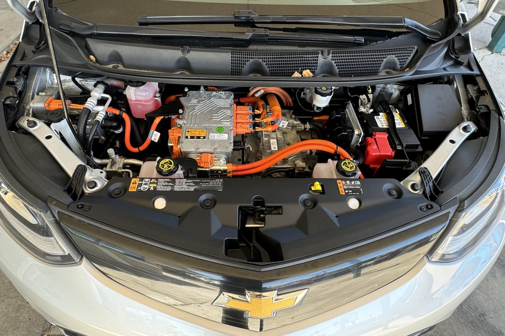 2018 Silver Ice Metallic /Dark Galvanized Gray Chevrolet Bolt Premier Premier (1G1FX6S07J4) with an 60 kWh engine, Automatic transmission, located at 2304 W. Main St., Boise, ID, 83702, (208) 342-7777, 43.622105, -116.218658 - Remaining Factory Battery Warranty Until July of 2032 or 121,200 Miles! - Photo#17