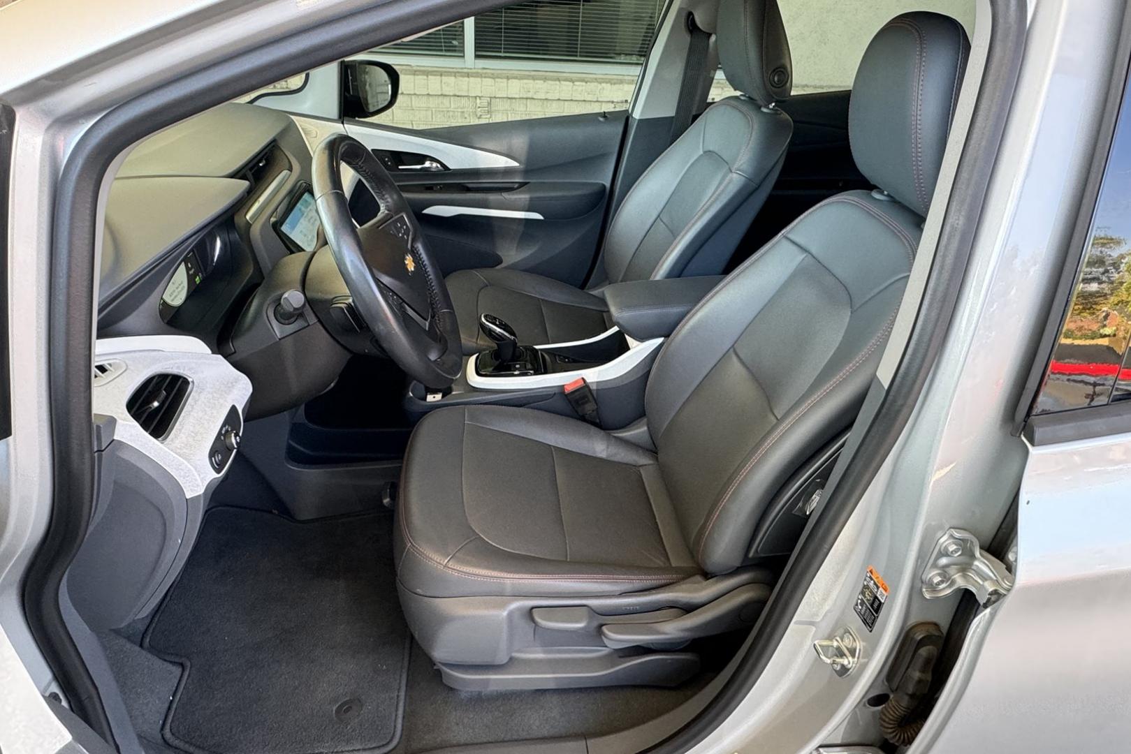 2018 Silver Ice Metallic /Dark Galvanized Gray Chevrolet Bolt Premier Premier (1G1FX6S07J4) with an 60 kWh engine, Automatic transmission, located at 2304 W. Main St., Boise, ID, 83702, (208) 342-7777, 43.622105, -116.218658 - Remaining Factory Battery Warranty Until July of 2032 or 121,200 Miles! - Photo#9