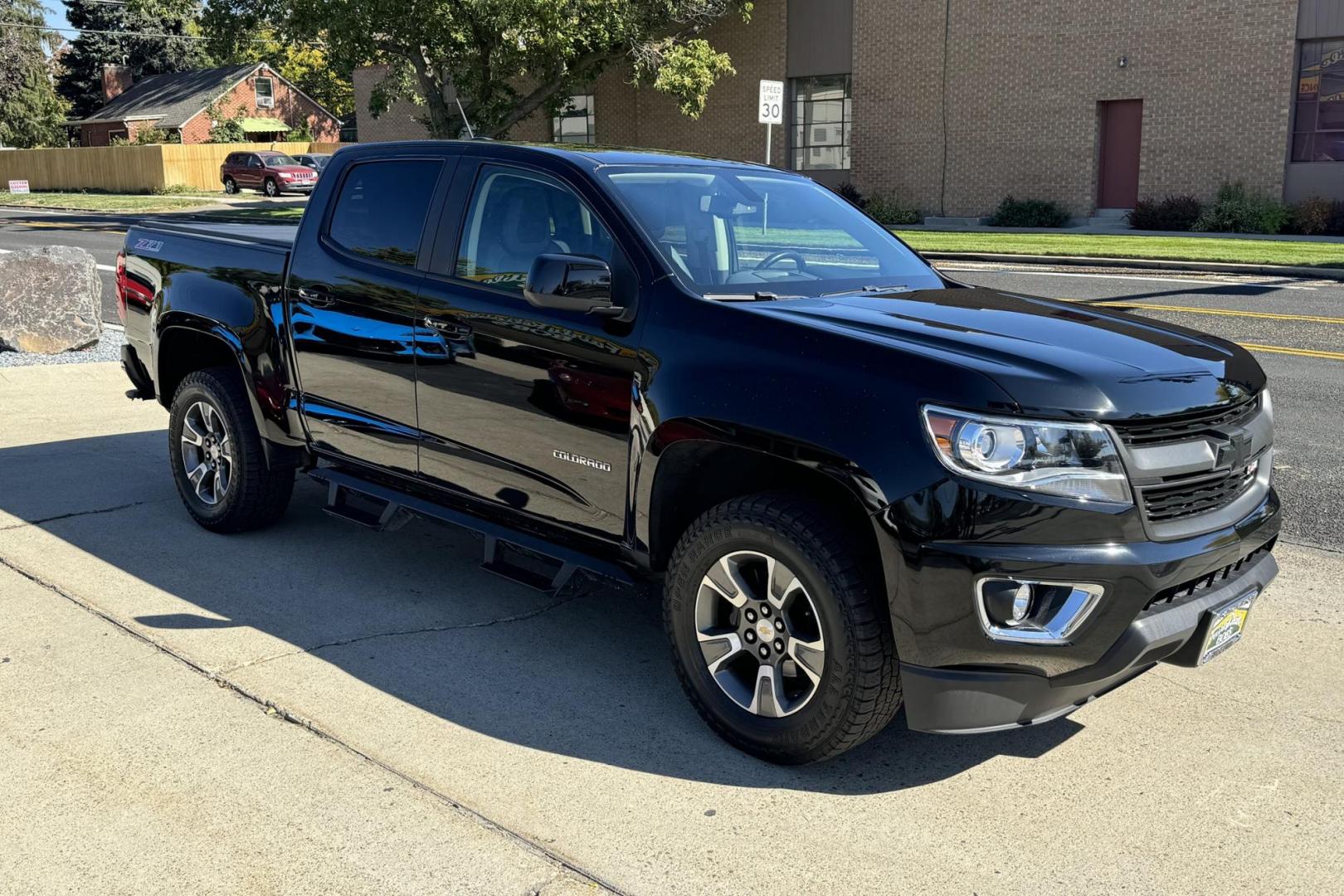 2018 Black /Black Chevrolet Colorado Crew Cab Z71 (1GCGTDEN3H1) with an V6 3.6 Liter engine, Automatic 8 Speed transmission, located at 2304 W. Main St., Boise, ID, 83702, (208) 342-7777, 43.622105, -116.218658 - Clean V6 Colorado! - Photo#2