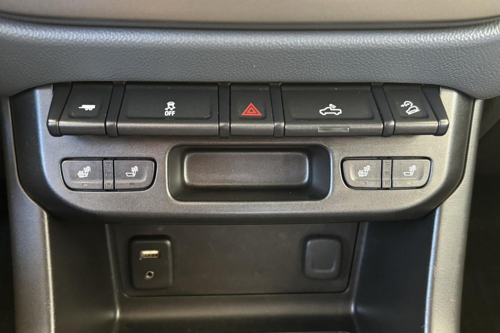 2018 Black /Black Chevrolet Colorado Crew Cab Z71 (1GCGTDEN3H1) with an V6 3.6 Liter engine, Automatic 8 Speed transmission, located at 2304 W. Main St., Boise, ID, 83702, (208) 342-7777, 43.622105, -116.218658 - Clean V6 Colorado! - Photo#5
