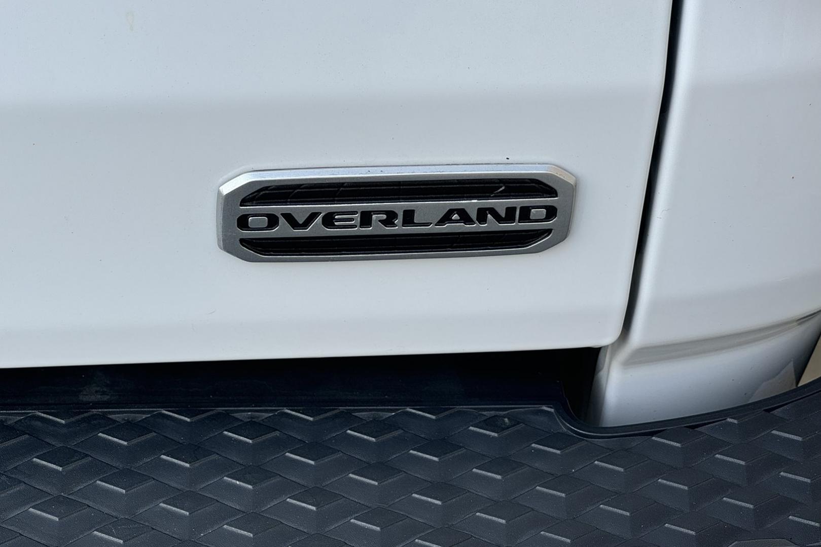 2023 White /Black Jeep Gladiator Overland (1C6HJTFG9PL) with an V6 3.6 Liter engine, Automatic 8 Speed transmission, located at 2304 W. Main St., Boise, ID, 83702, (208) 342-7777, 43.622105, -116.218658 - Remaining Factory Warranty! Must Drive To Appreciate! - Photo#21
