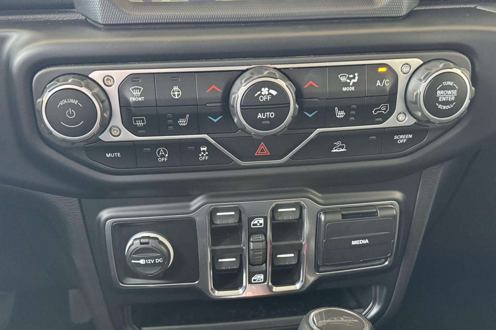 2023 White /Black Jeep Gladiator Overland (1C6HJTFG9PL) with an V6 3.6 Liter engine, Automatic 8 Speed transmission, located at 2304 W. Main St., Boise, ID, 83702, (208) 342-7777, 43.622105, -116.218658 - Remaining Factory Warranty! Must Drive To Appreciate! - Photo#5