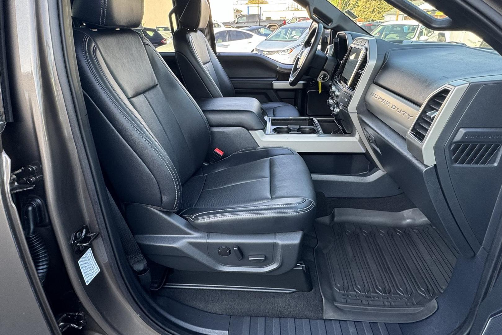 2022 Stone Gray Metallic /Black Ford F-350 Super Duty Crew Cab Lariat (1FT8W3BT3NE) with an V8 6.7 Liter Turbo Diesel engine, Automatic 10 Speed transmission, located at 2304 W. Main St., Boise, ID, 83702, (208) 342-7777, 43.622105, -116.218658 - One Owner USA Diesel Powered Ford! - Photo#18