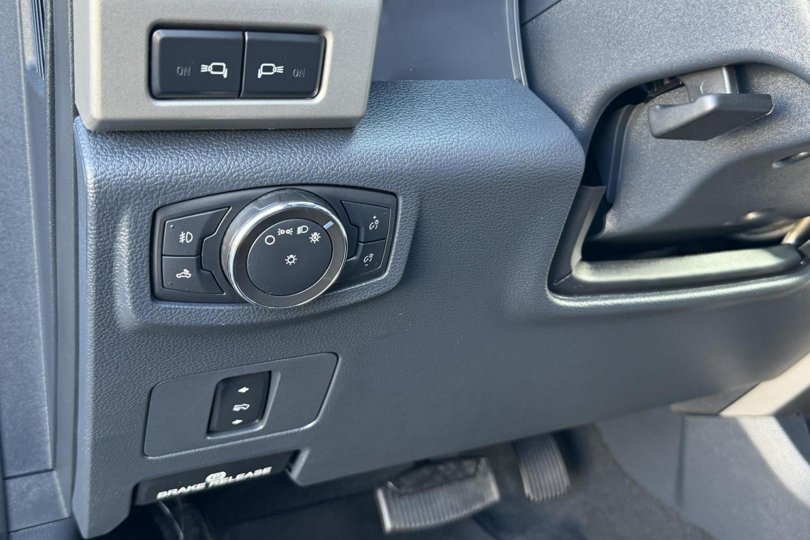 2022 Stone Gray Metallic /Black Ford F-350 Super Duty Crew Cab Lariat (1FT8W3BT3NE) with an V8 6.7 Liter Turbo Diesel engine, Automatic 10 Speed transmission, located at 2304 W. Main St., Boise, ID, 83702, (208) 342-7777, 43.622105, -116.218658 - One Owner USA Diesel Powered Ford! - Photo#9