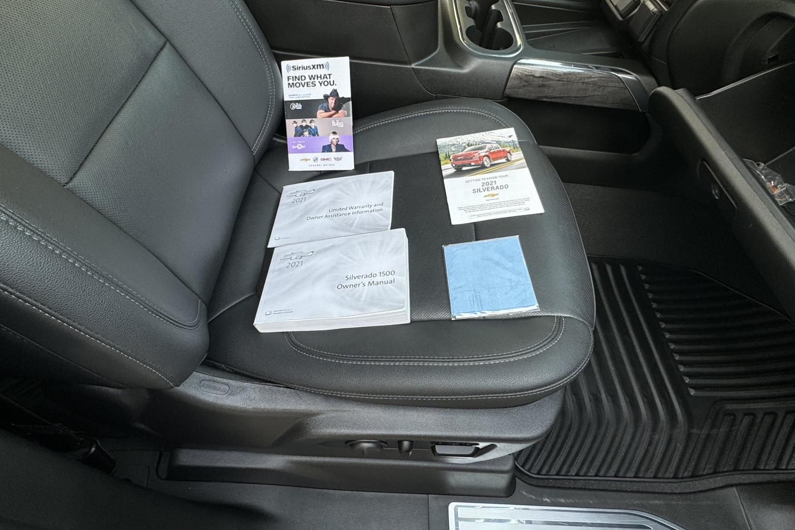 2021 Satin Steel Metallic /Jet Black Chevrolet Silverado 1500 Crew Cab LTZ (1GCUYGED5MZ) with an V8 5.3 Liter engine, Automatic 8 Speed transmission, located at 2304 W. Main St., Boise, ID, 83702, (208) 342-7777, 43.622105, -116.218658 - Clean And Highly Optioned LTZ! - Photo#20
