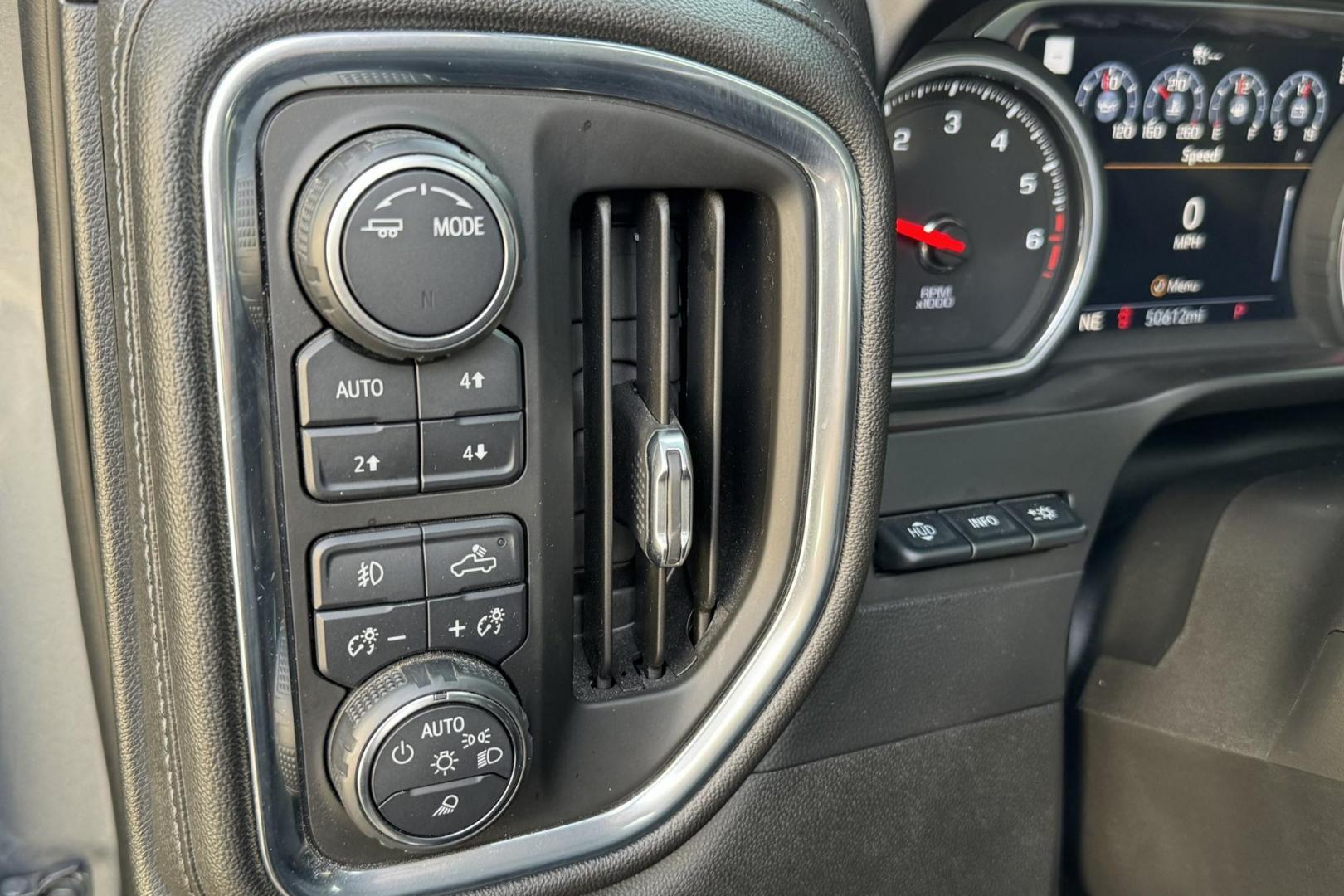 2021 Satin Steel Metallic /Jet Black Chevrolet Silverado 1500 Crew Cab LTZ (1GCUYGED5MZ) with an V8 5.3 Liter engine, Automatic 8 Speed transmission, located at 2304 W. Main St., Boise, ID, 83702, (208) 342-7777, 43.622105, -116.218658 - Clean And Highly Optioned LTZ! - Photo#9