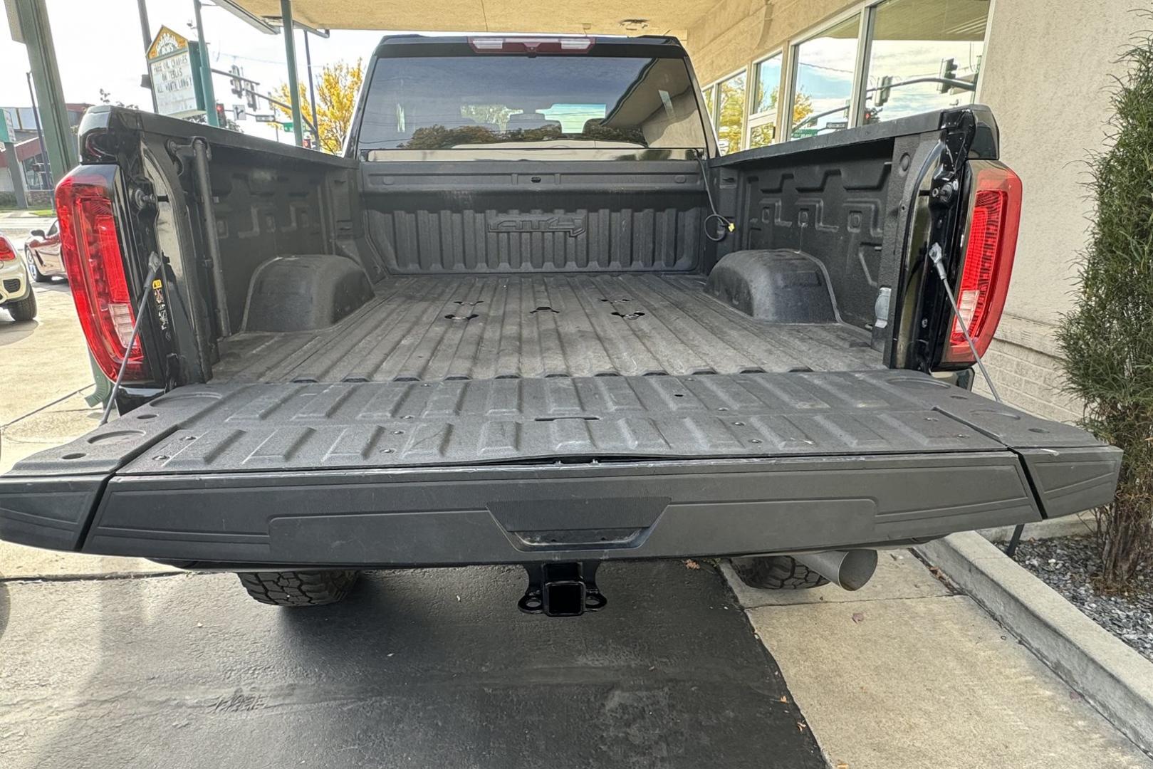 2022 Black /Black GMC Sierra 3500HD AT4 (1GT49VEY4NF) with an V8 6.6 Liter Duramax Diesel engine, Automatic 10 Speed transmission, located at 2304 W. Main St., Boise, ID, 83702, (208) 342-7777, 43.622105, -116.218658 - Truck With Attitude! - Photo#23