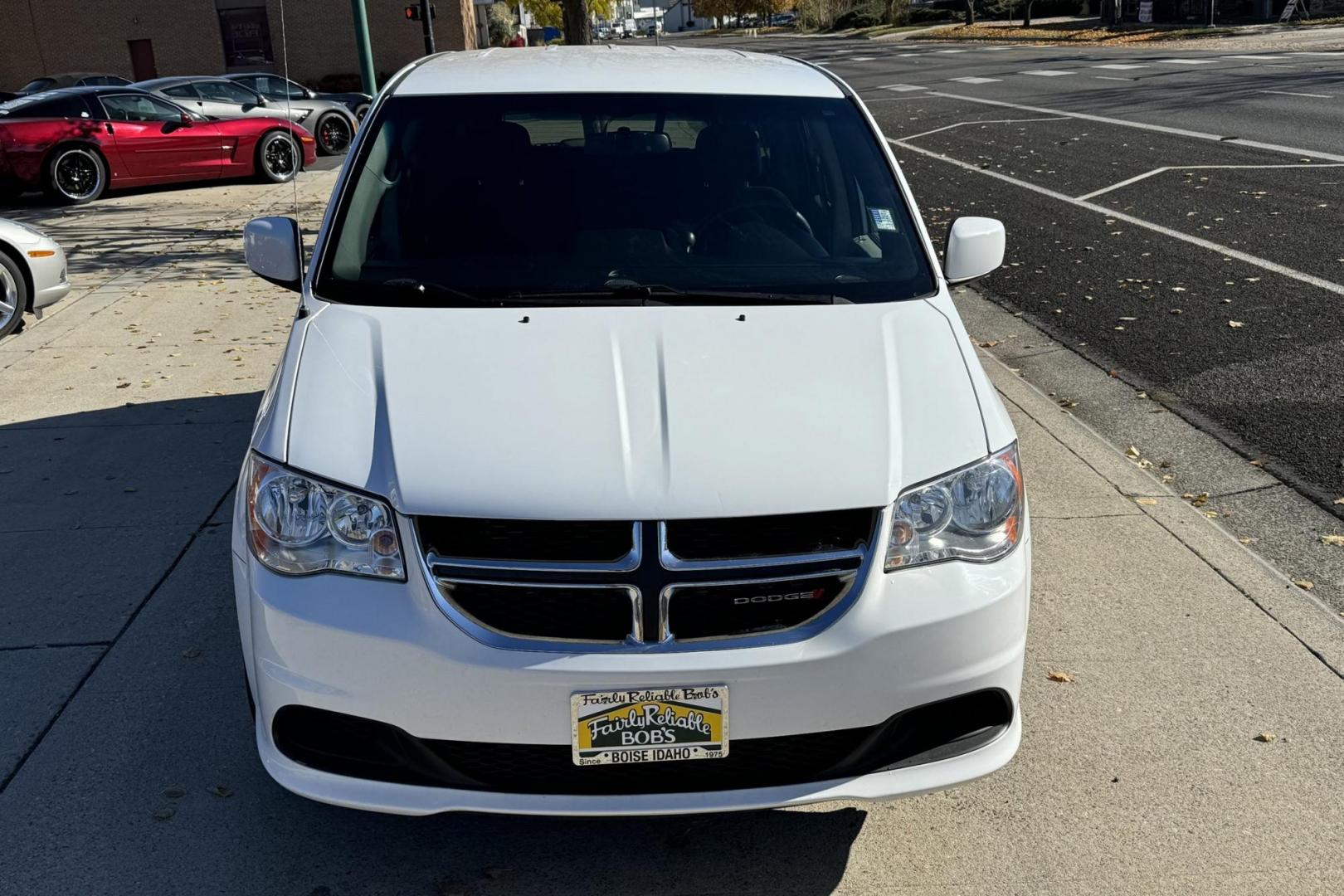 2016 White /Black Dodge Grand Caravan SE Plus (2C4RDGBG6GR) with an V6 3.6 Liter engine, Automatic transmission, located at 2304 W. Main St., Boise, ID, 83702, (208) 342-7777, 43.622105, -116.218658 - Stow And Go Seating! 7 Passenger - Photo#3