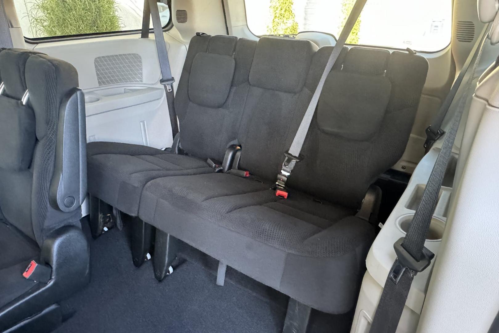 2016 White /Black Dodge Grand Caravan SE Plus (2C4RDGBG6GR) with an V6 3.6 Liter engine, Automatic transmission, located at 2304 W. Main St., Boise, ID, 83702, (208) 342-7777, 43.622105, -116.218658 - Stow And Go Seating! 7 Passenger - Photo#8