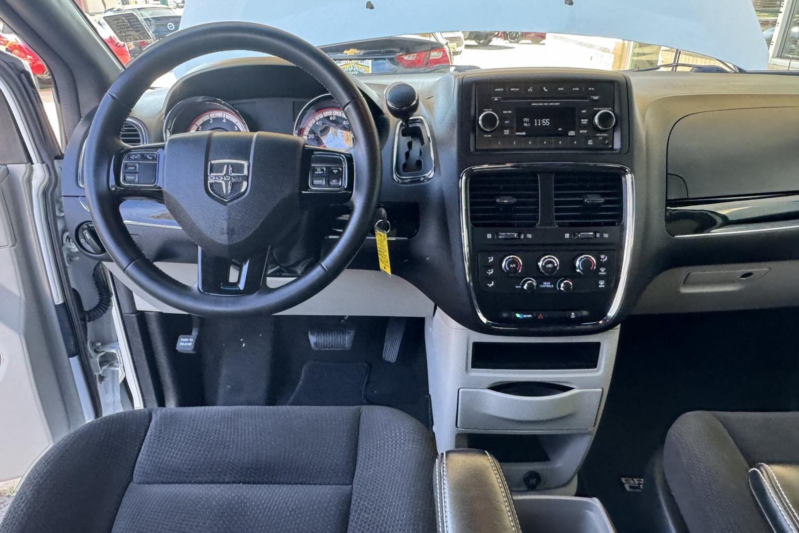 2016 White /Black Dodge Grand Caravan SE Plus (2C4RDGBG6GR) with an V6 3.6 Liter engine, Automatic transmission, located at 2304 W. Main St., Boise, ID, 83702, (208) 342-7777, 43.622105, -116.218658 - Stow And Go Seating! 7 Passenger - Photo#11