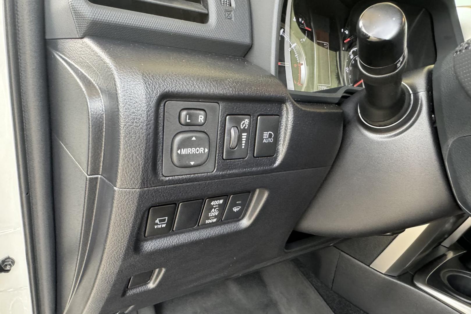 2022 Blizzard Pearl /Black Toyota 4Runner Limited (JTEKU5JR1N6) , Automatic transmission, located at 2304 W. Main St., Boise, ID, 83702, (208) 342-7777, 43.622105, -116.218658 - Photo#10
