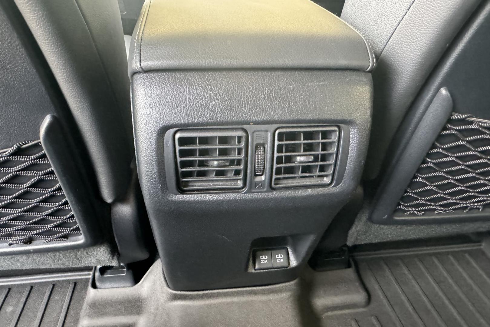 2022 Blizzard Pearl /Black Toyota 4Runner Limited (JTEKU5JR1N6) , Automatic transmission, located at 2304 W. Main St., Boise, ID, 83702, (208) 342-7777, 43.622105, -116.218658 - Photo#11