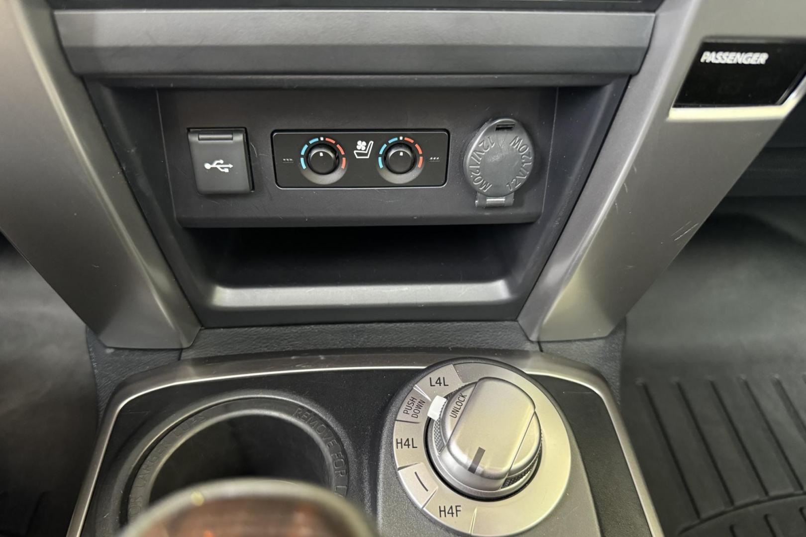 2022 Blizzard Pearl /Black Toyota 4Runner Limited (JTEKU5JR1N6) , Automatic transmission, located at 2304 W. Main St., Boise, ID, 83702, (208) 342-7777, 43.622105, -116.218658 - Photo#23